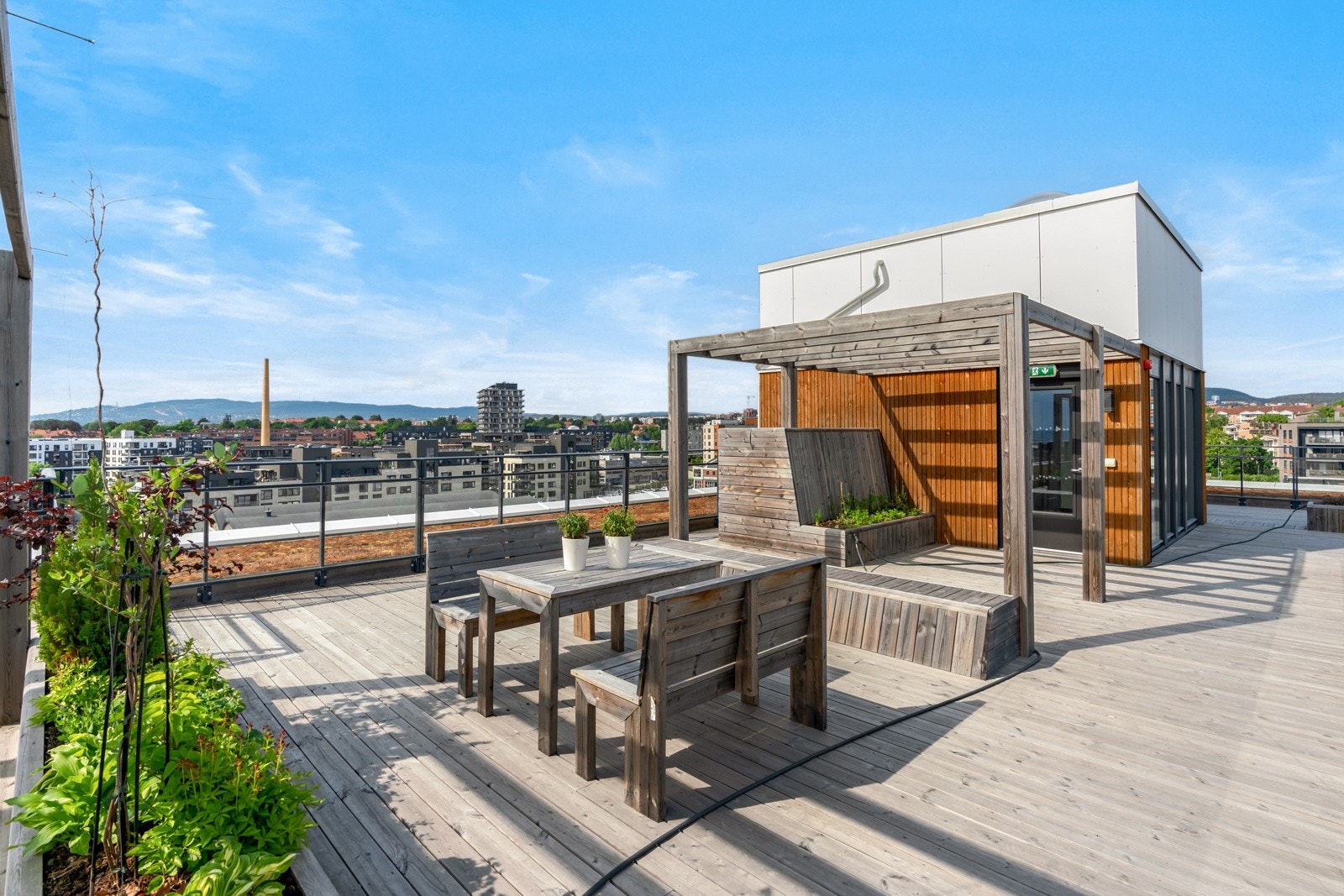 Felles takterrasse med optimale solforhold Galleribilde