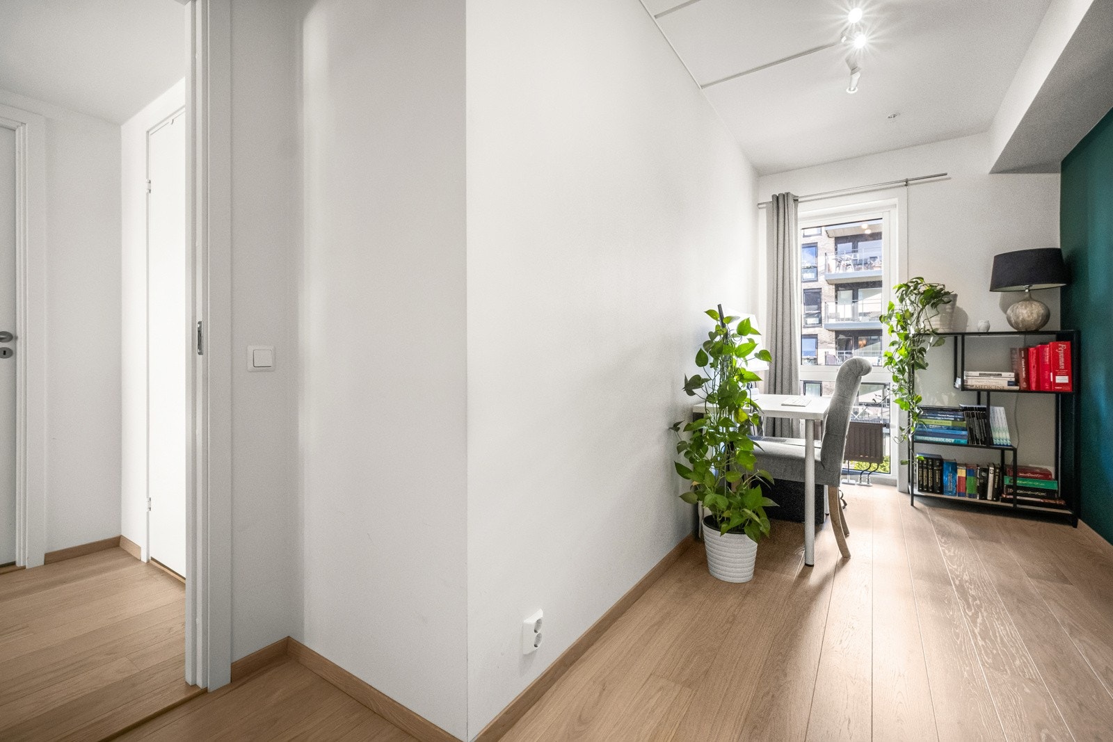 Soverom 3 er også av fin størrelse med plass til garderobeskap, pult og seng Galleribilde