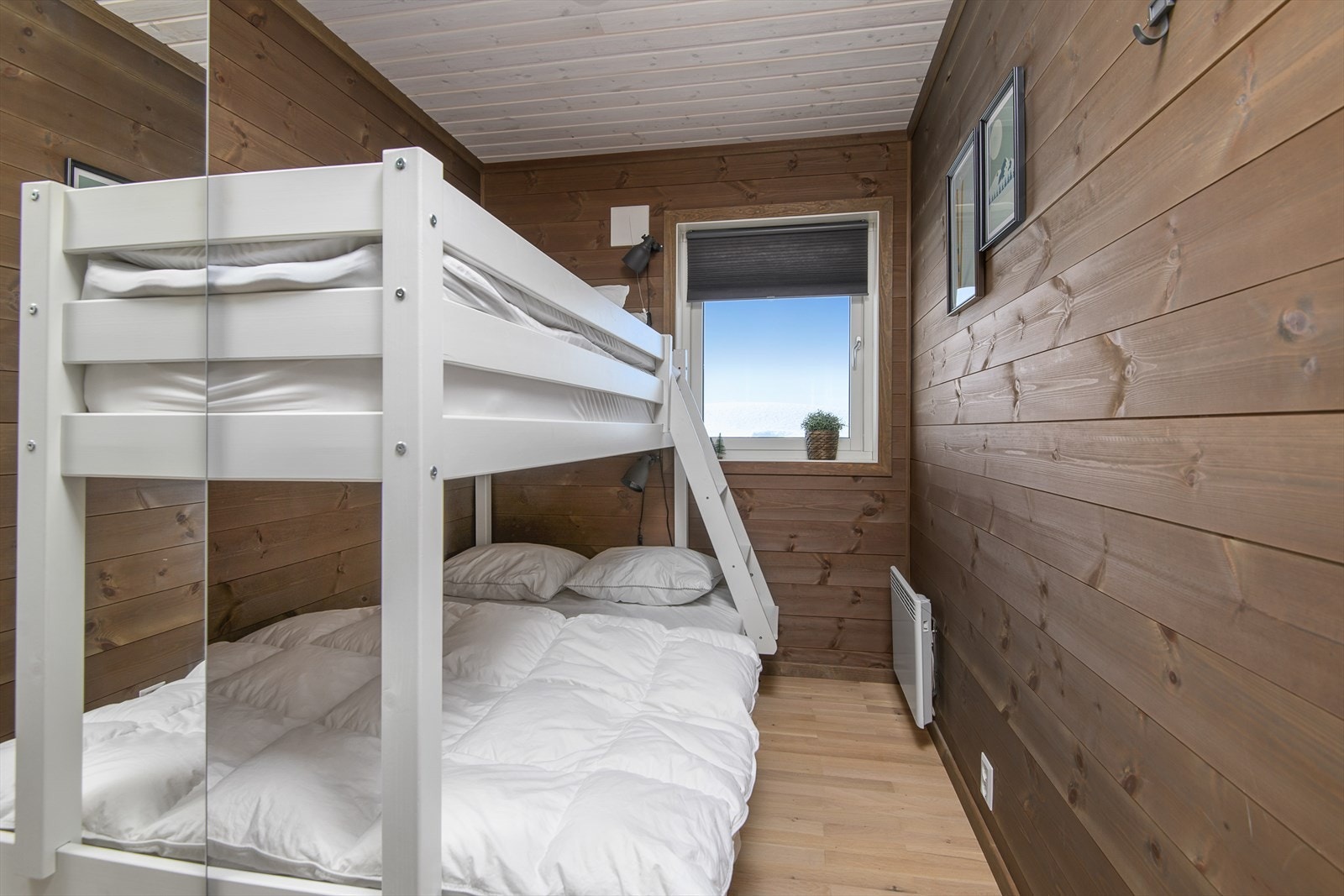 Soverom med plass til familiekøye. Galleribilde