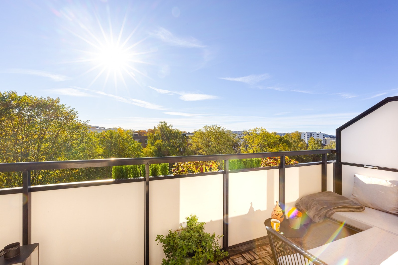 Jan Gunnar Grunden v/EIE har gleden av å presentere en flott toppleilighet i Schouterrassen 23 Galleribilde