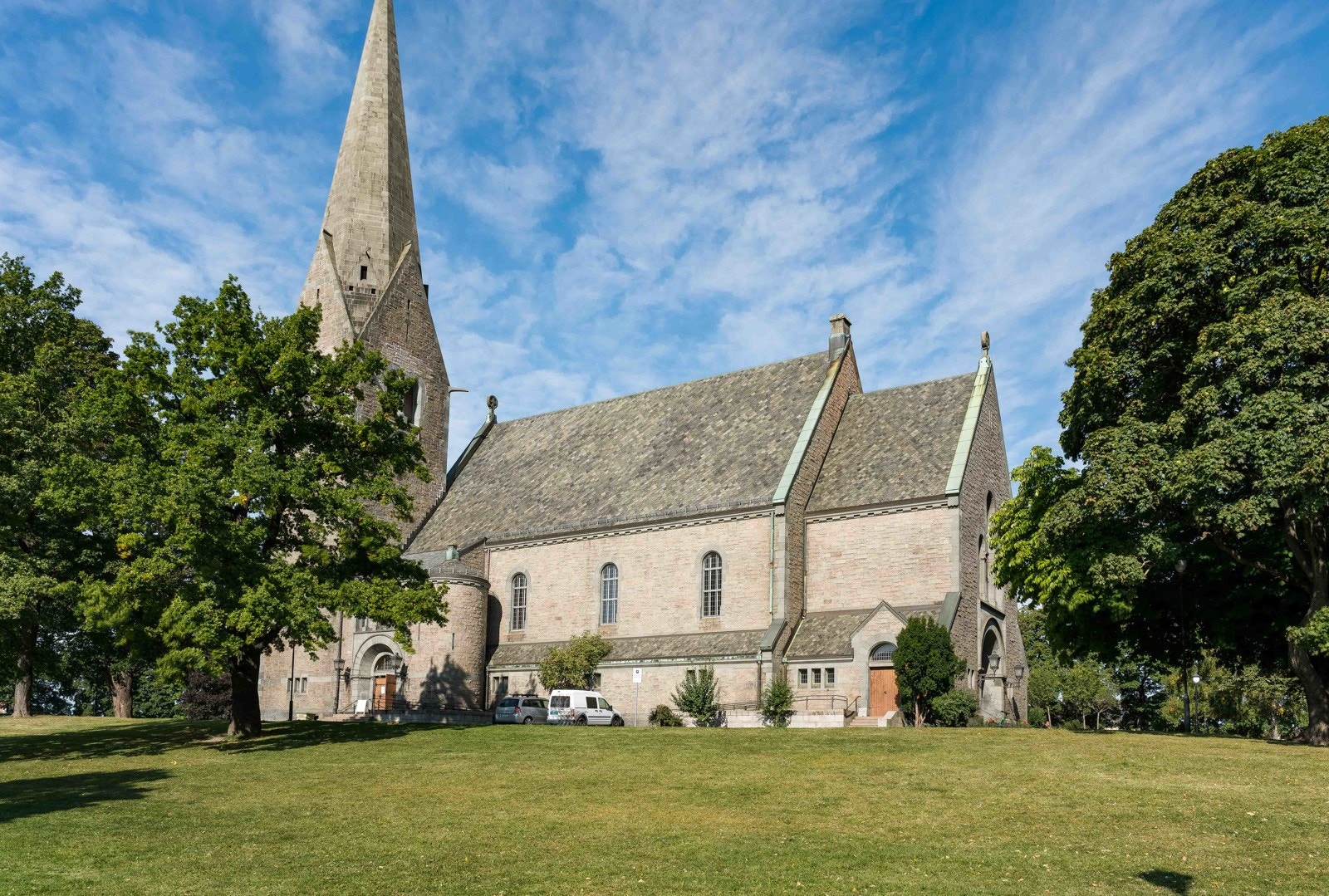 Vålerenga Kirke. Galleribilde
