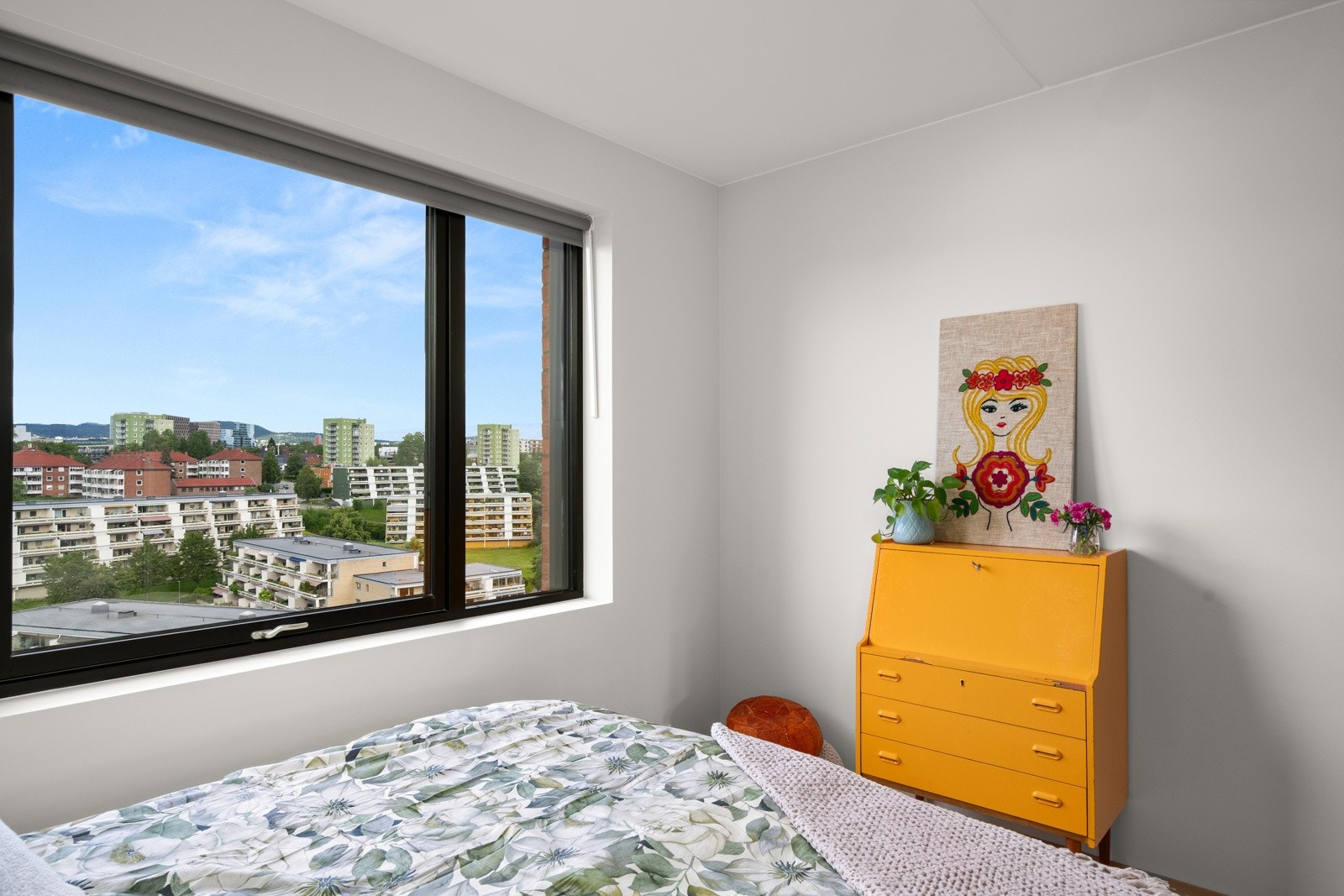 Innerdørene i leiligheten er massive trefyllingsdører, som gir en eksklusiv følelse. Galleribilde