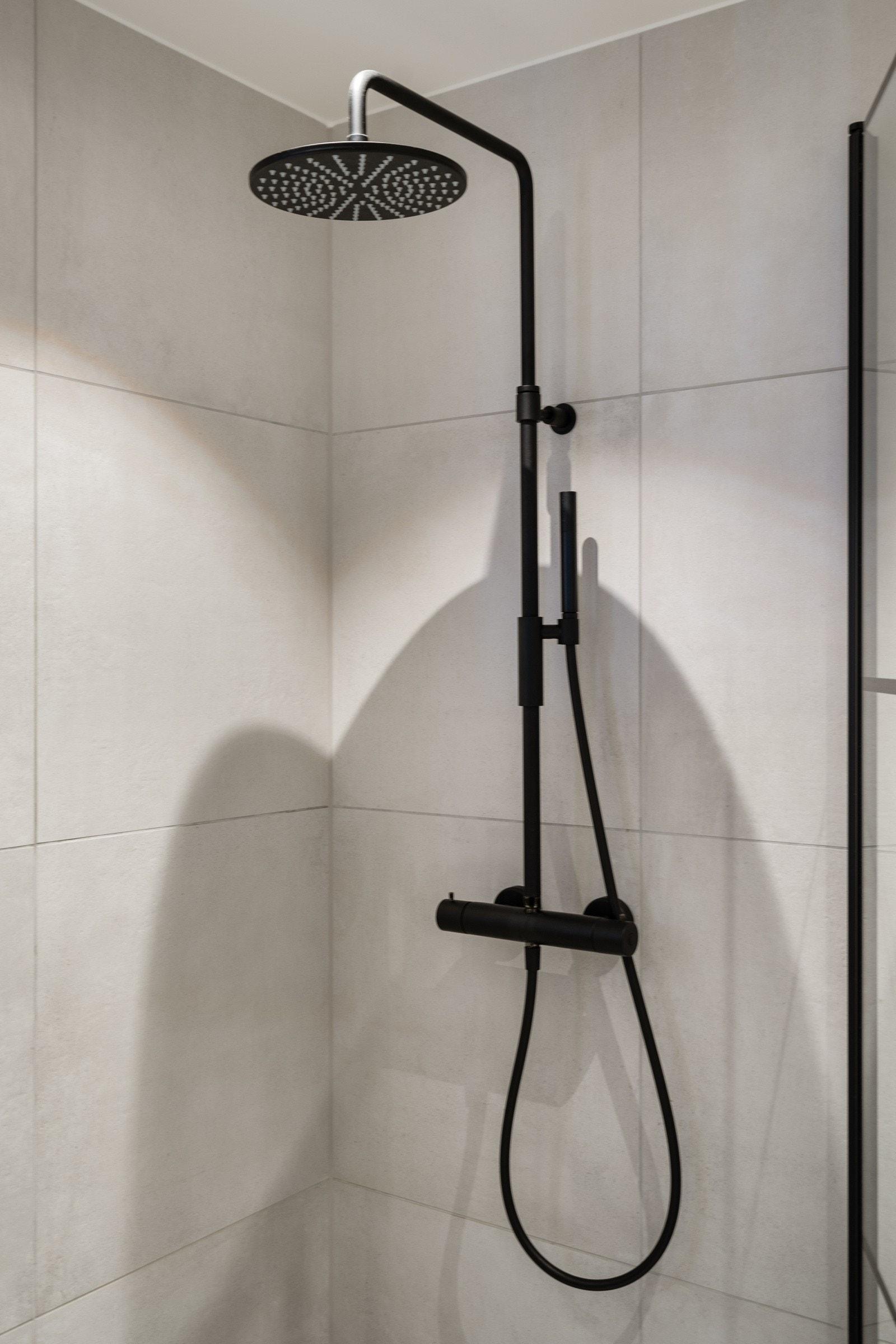 Tidsriktig regnfallsdusj. Galleribilde