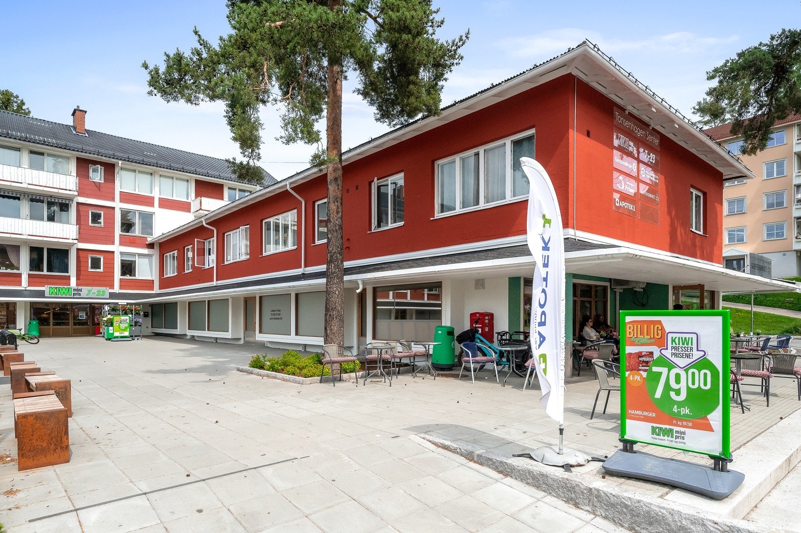 Gangavstand til flere matbutikker. Galleribilde