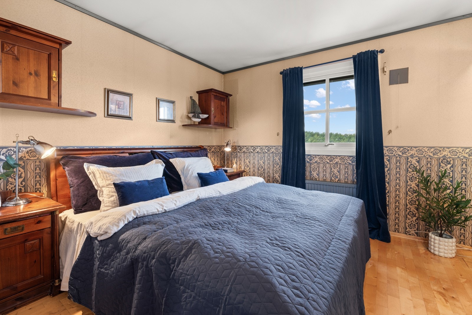 Soverom 1 av 3 Galleribilde