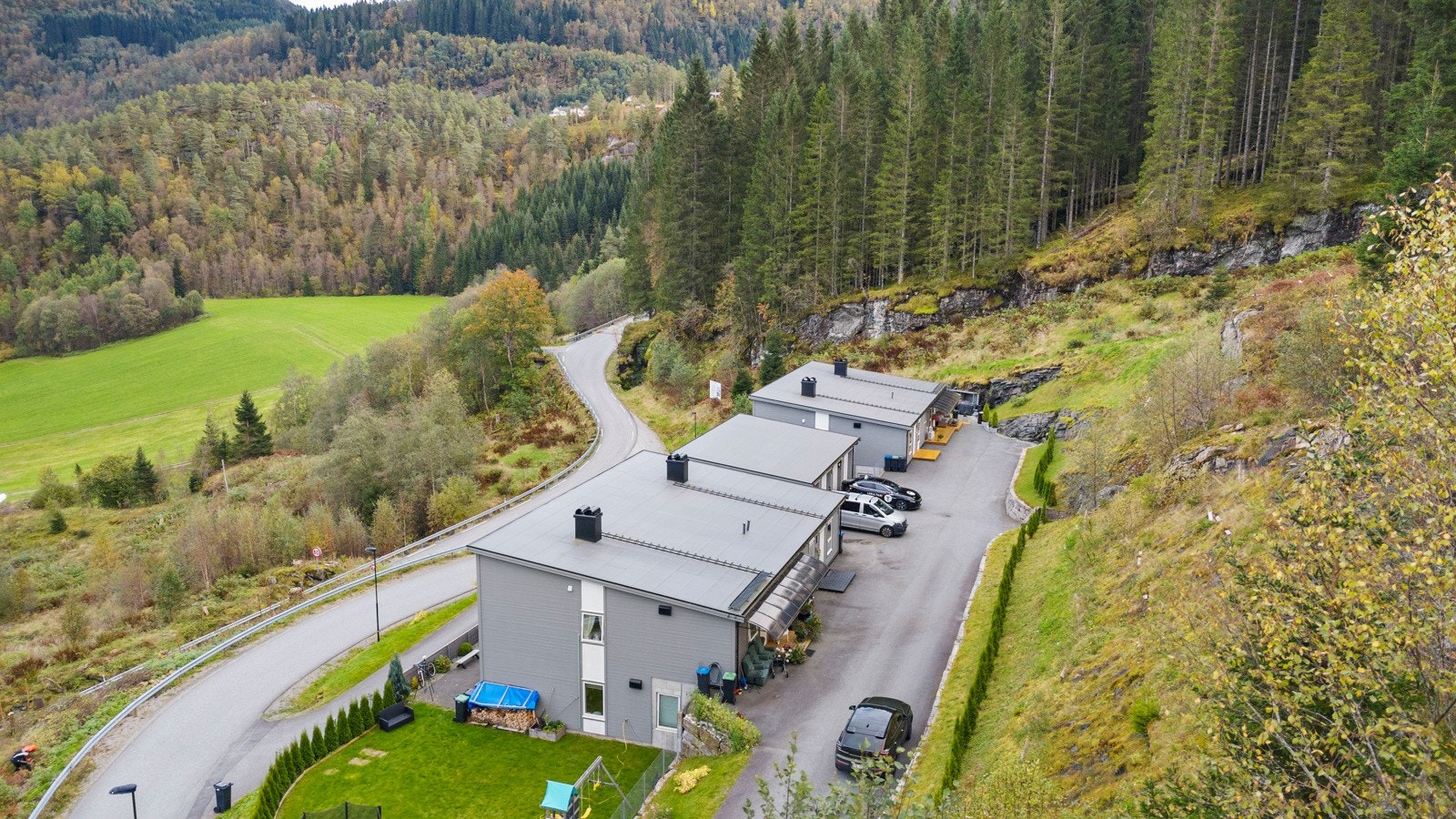 Adkomst til leiligheten på oppsiden av bygget Galleribilde