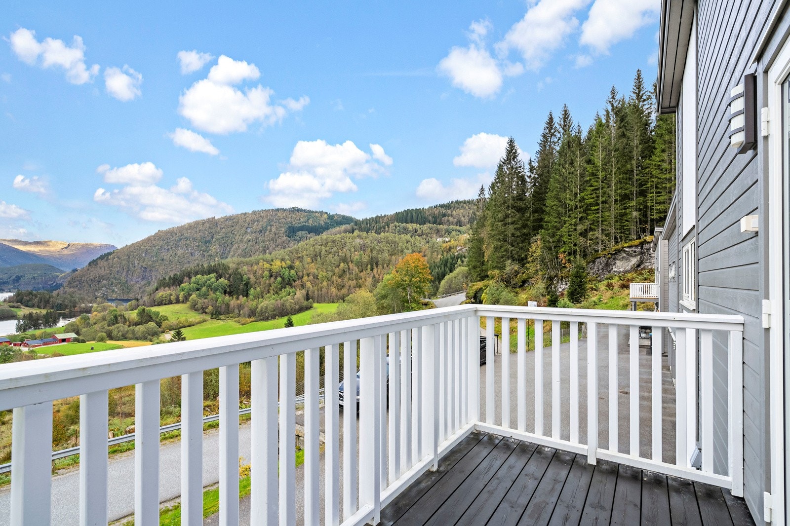 Veranda i tilknytning til stua Galleribilde