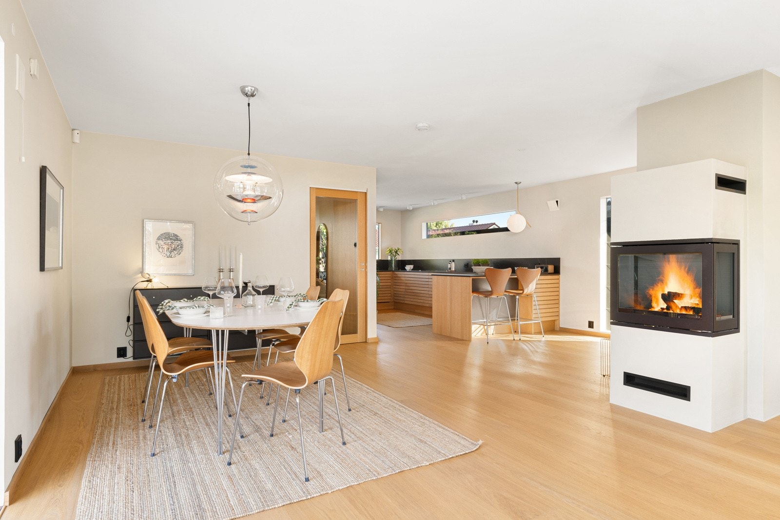 Stuens utforming gjør det enkelt å innrede etter ønske og behov. Galleribilde