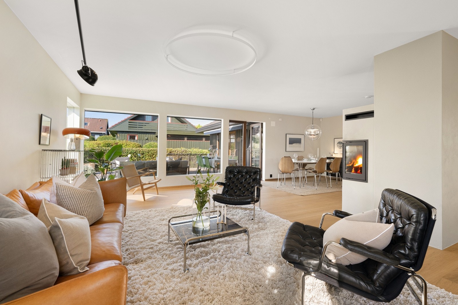 Fra stuen har man utgang til en herlig terrasse. Galleribilde