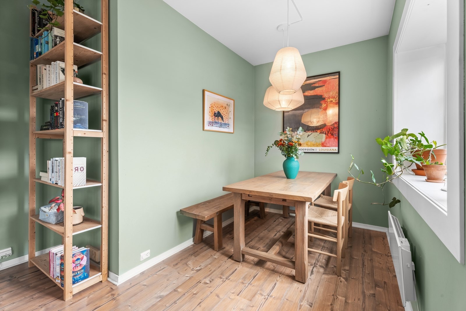Nisje mot stuen med plass til bokhylle m.m. Galleribilde