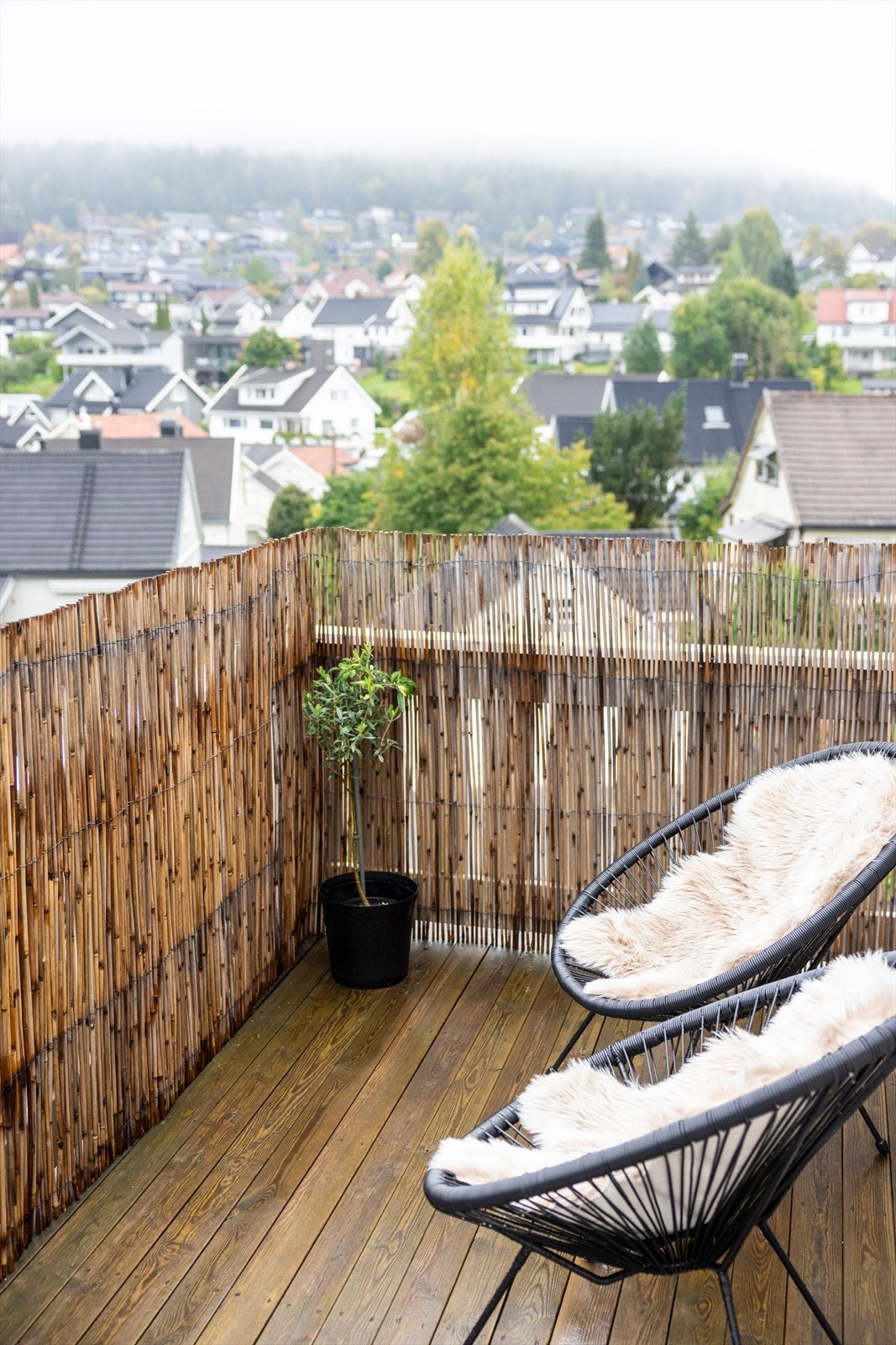 Balkongen er på ca.10kvm med god plass til utemøblement. Galleribilde