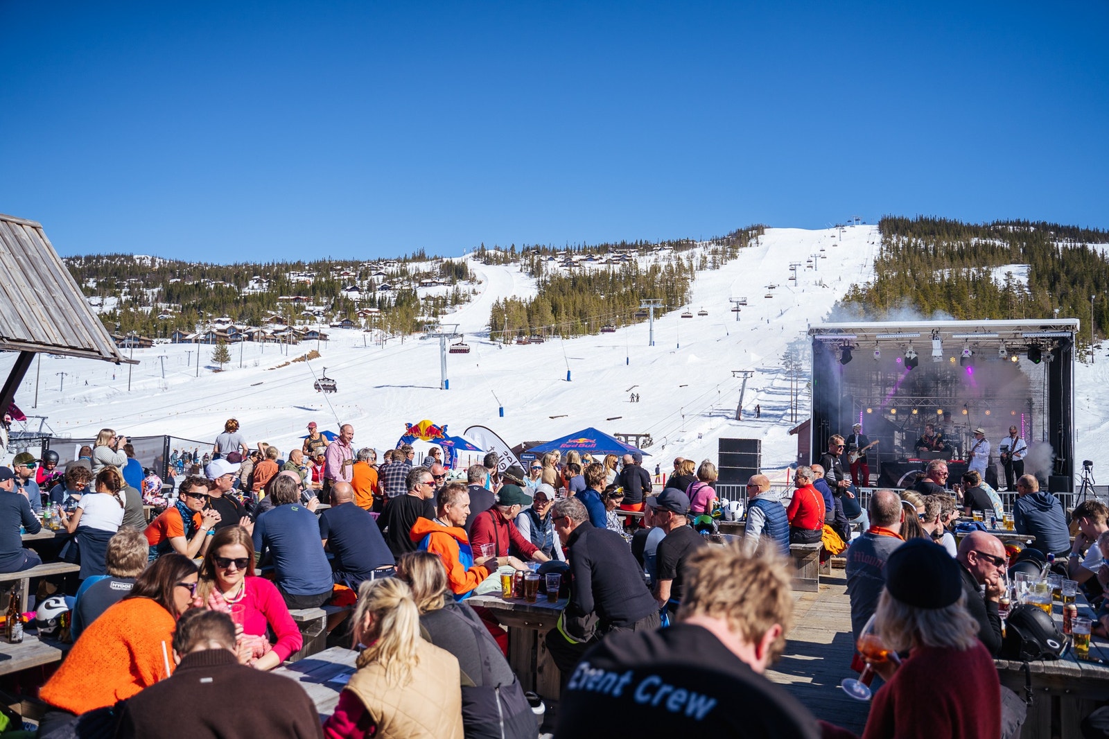 Det er mye som skjer i Nesfjellet. Konsert på sesongavslutningen Galleribilde