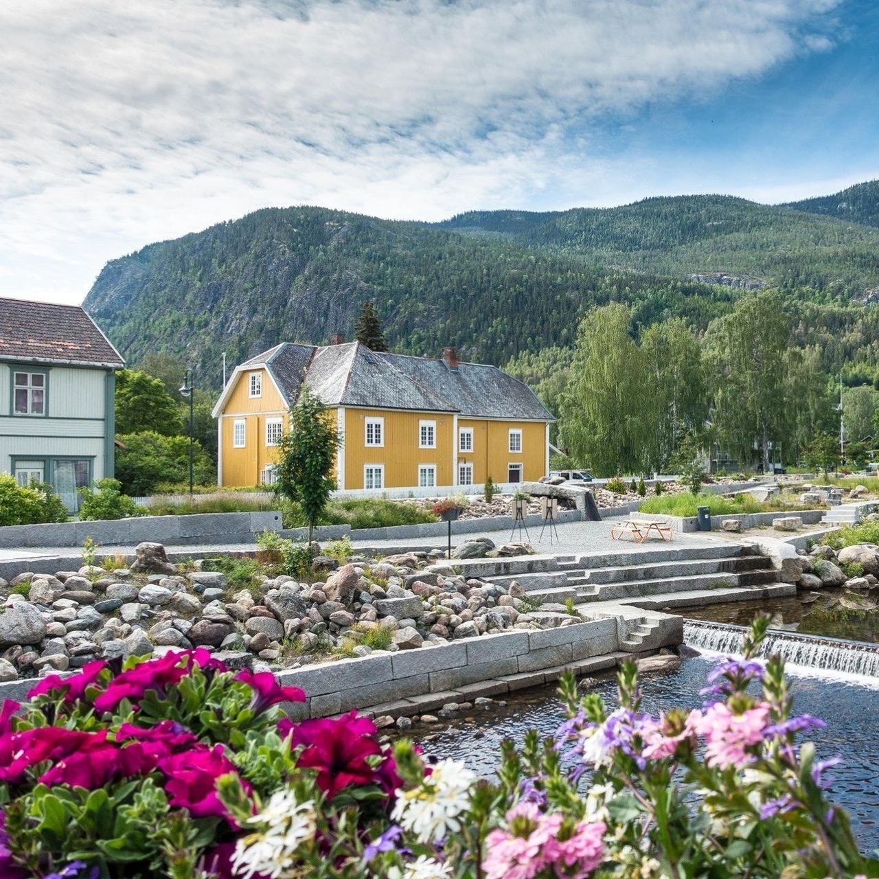 Nesbyen sentrum har en rekke butikker i et trivelig miljø Galleribilde