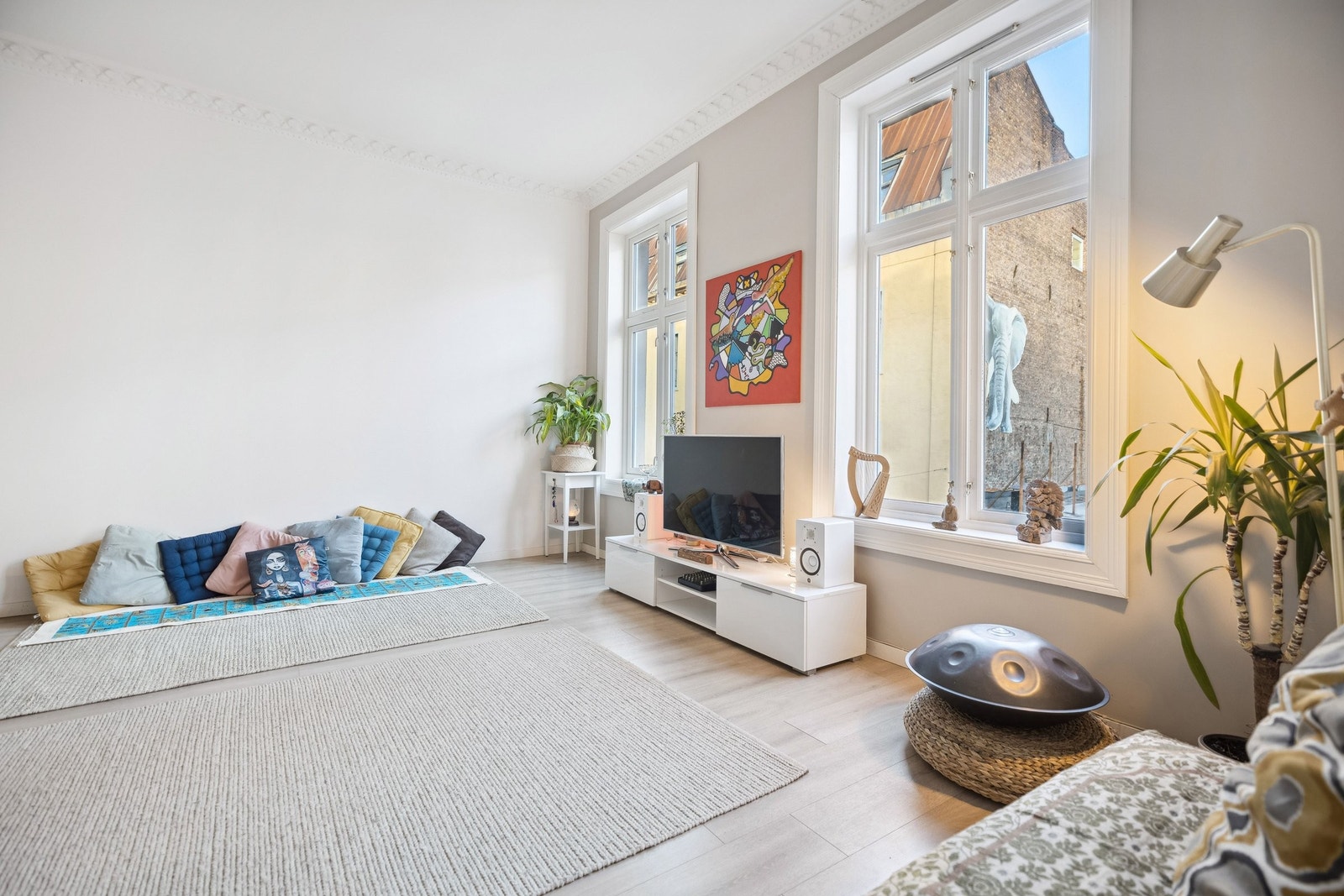 Stuen, takthøyde på ca 3 m. Galleribilde