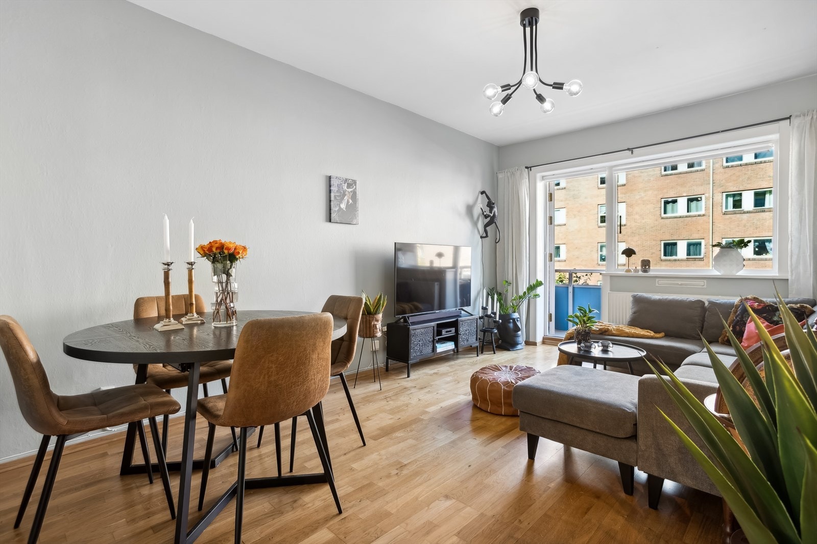 Nå har du muligheten til å kjøpe en koselig og innbydende 2-roms i et svært populært borettslag! Galleribilde