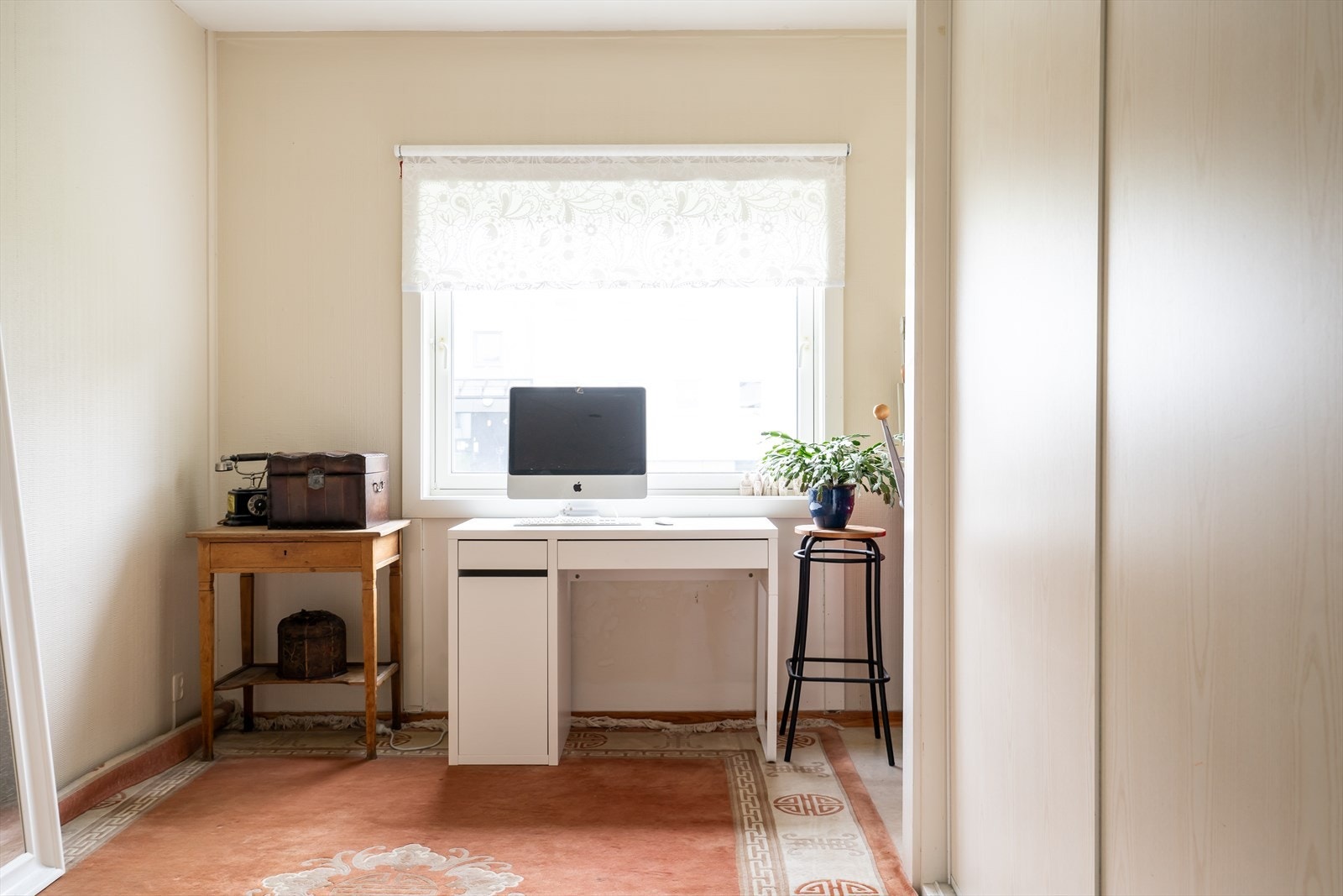 Rommet passer perfekt som barnerom, gjesterom eller kontor, avhengig av behov. Galleribilde