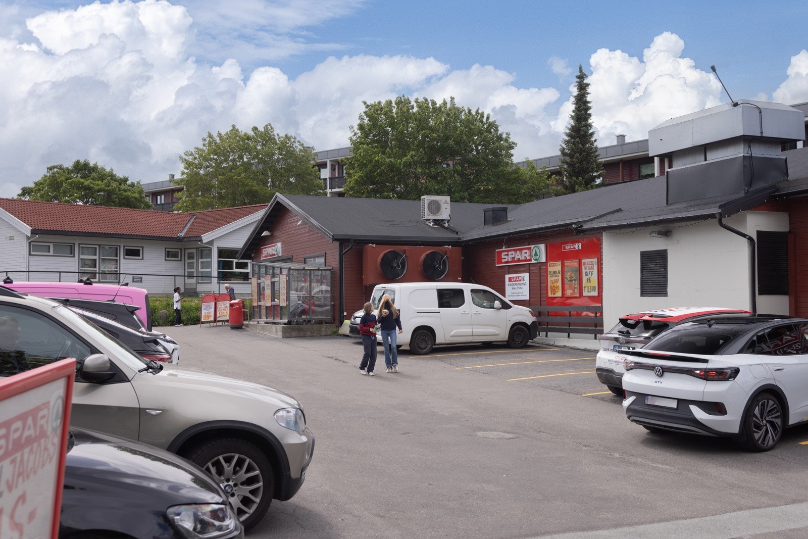 SPAR Kastellet ligger rett over veien, kun 2 min gåavstand Galleribilde