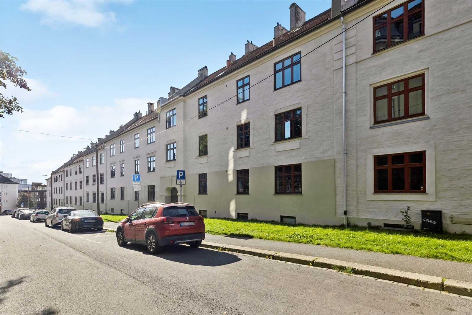 Leiligheten ligger i byggets 2. etasje. Galleribilde