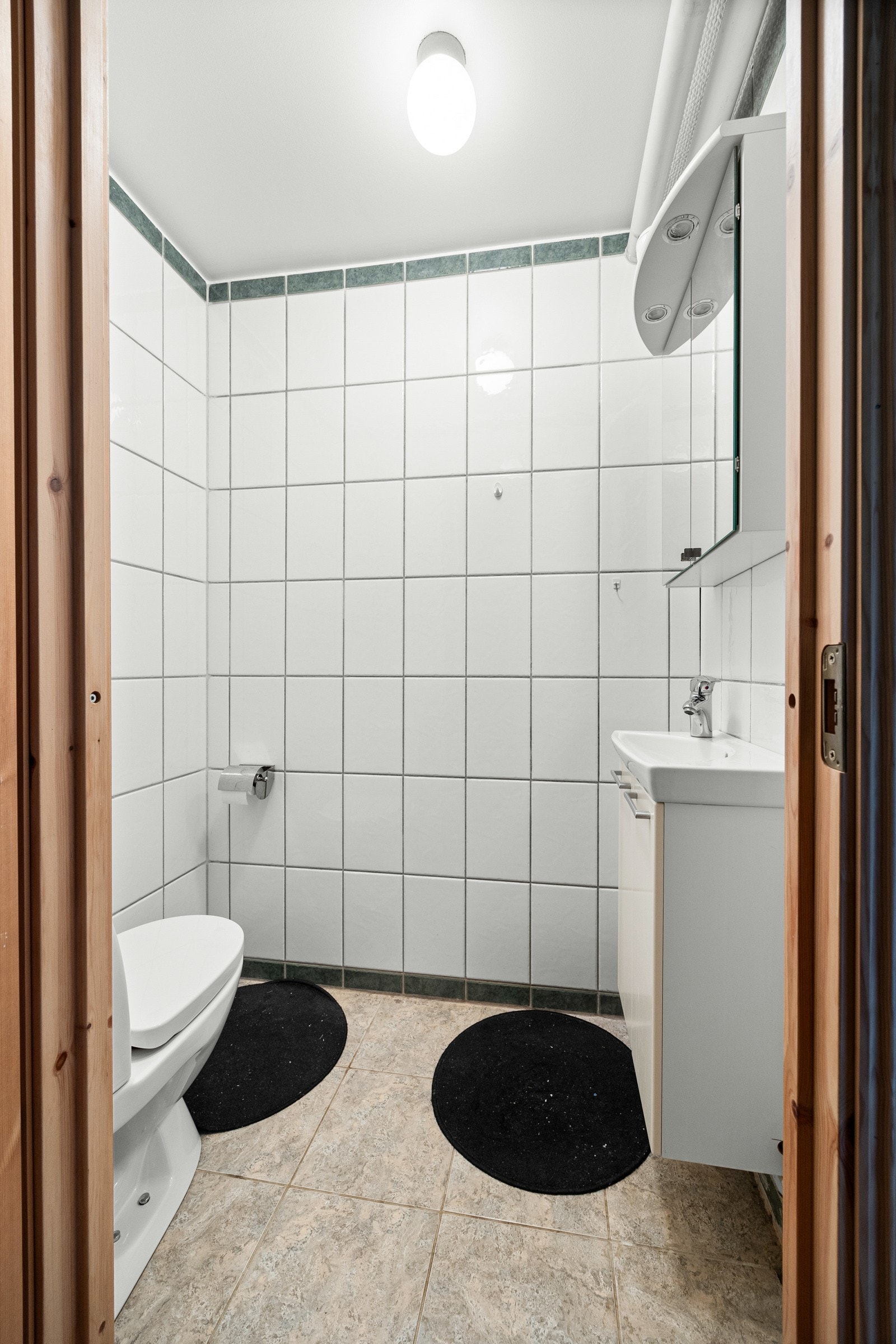 Praktisk ekstra wc-rom i tillegg til baderom. Galleribilde