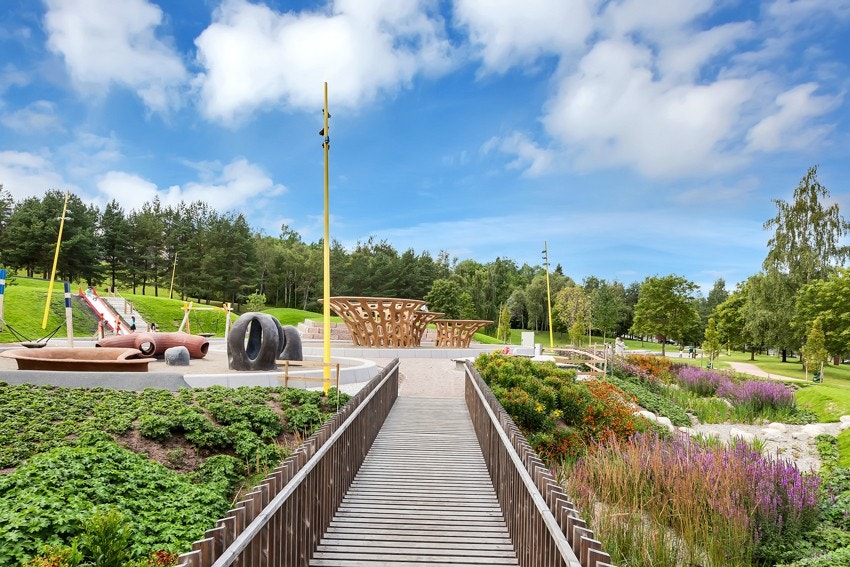 Verdensparken er en park på 52 dekar med anlegg for parkour, eget lekelandskap, 7 møteplasser mm. Galleribilde