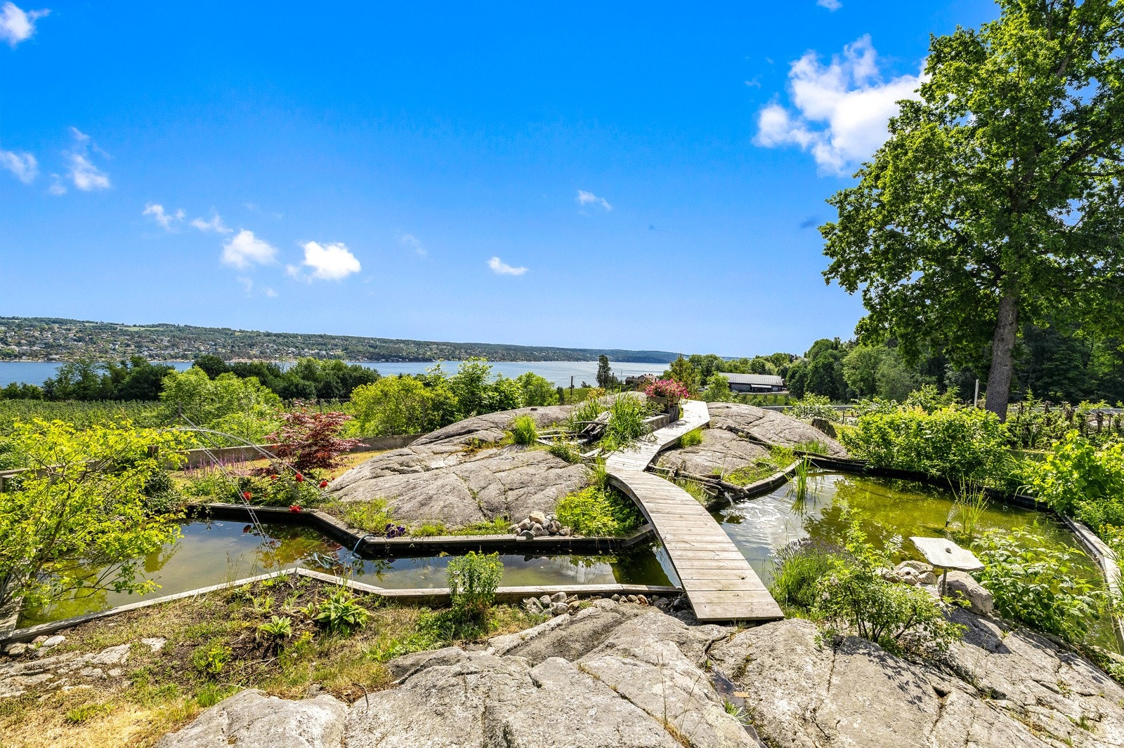 Perfekt plass for de som liker å holde på i hagen! Galleribilde
