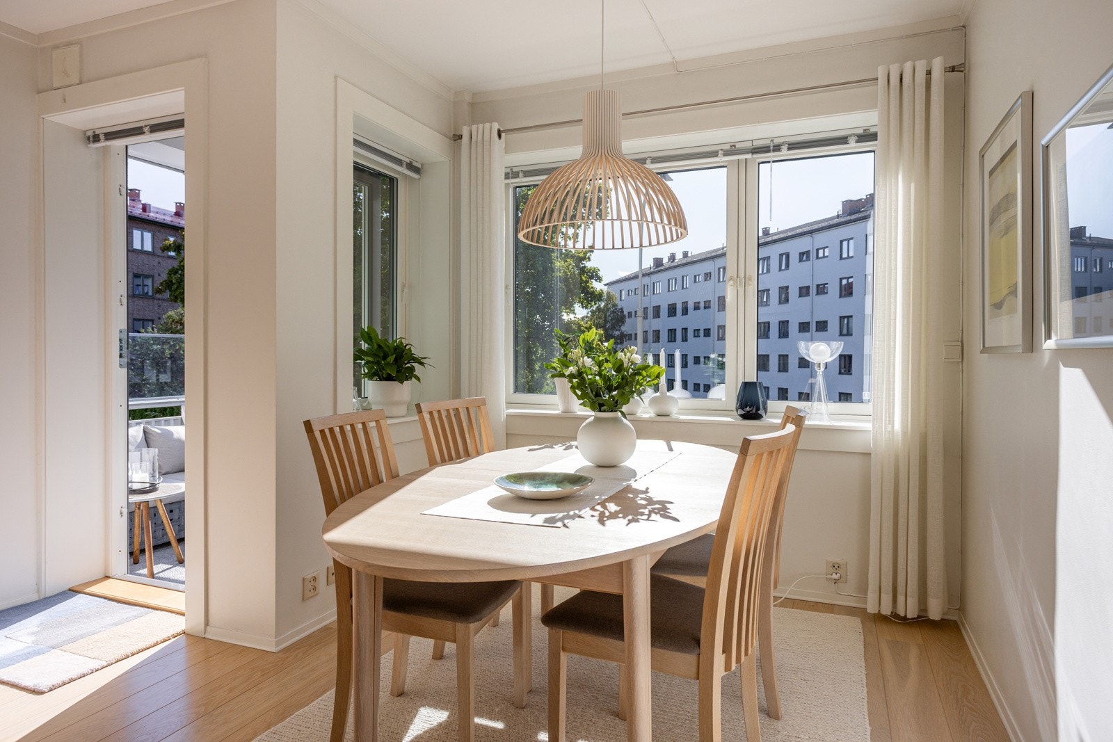 Velkommen til Sagene og Mogata 4 C! Dette er en lys og innbydende 3-roms leilighet med god standard. Galleribilde