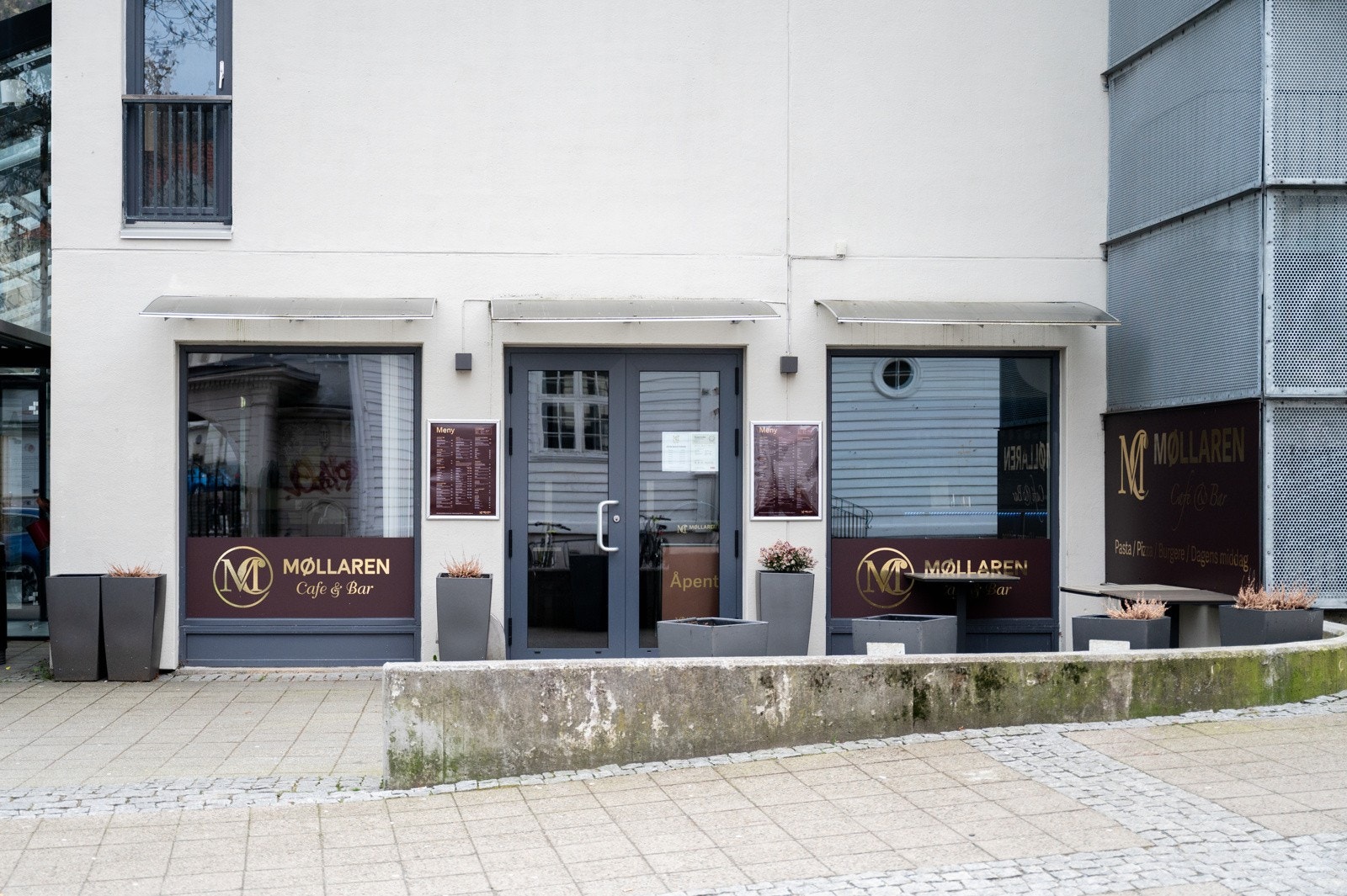 Møllaren Café er en lokal favoritt med bredt utvalg til middagen - Her kan du også se helgens fotball Galleribilde