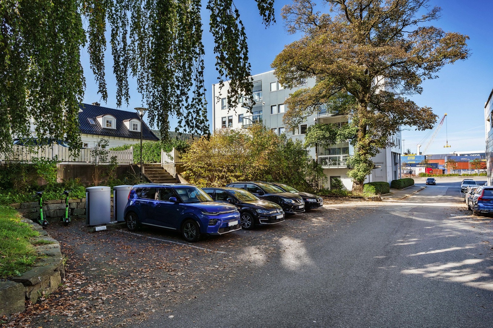 Fin beliggenhet i fredelig blindgate - Selger har leid parkering på plassen utenfor Galleribilde