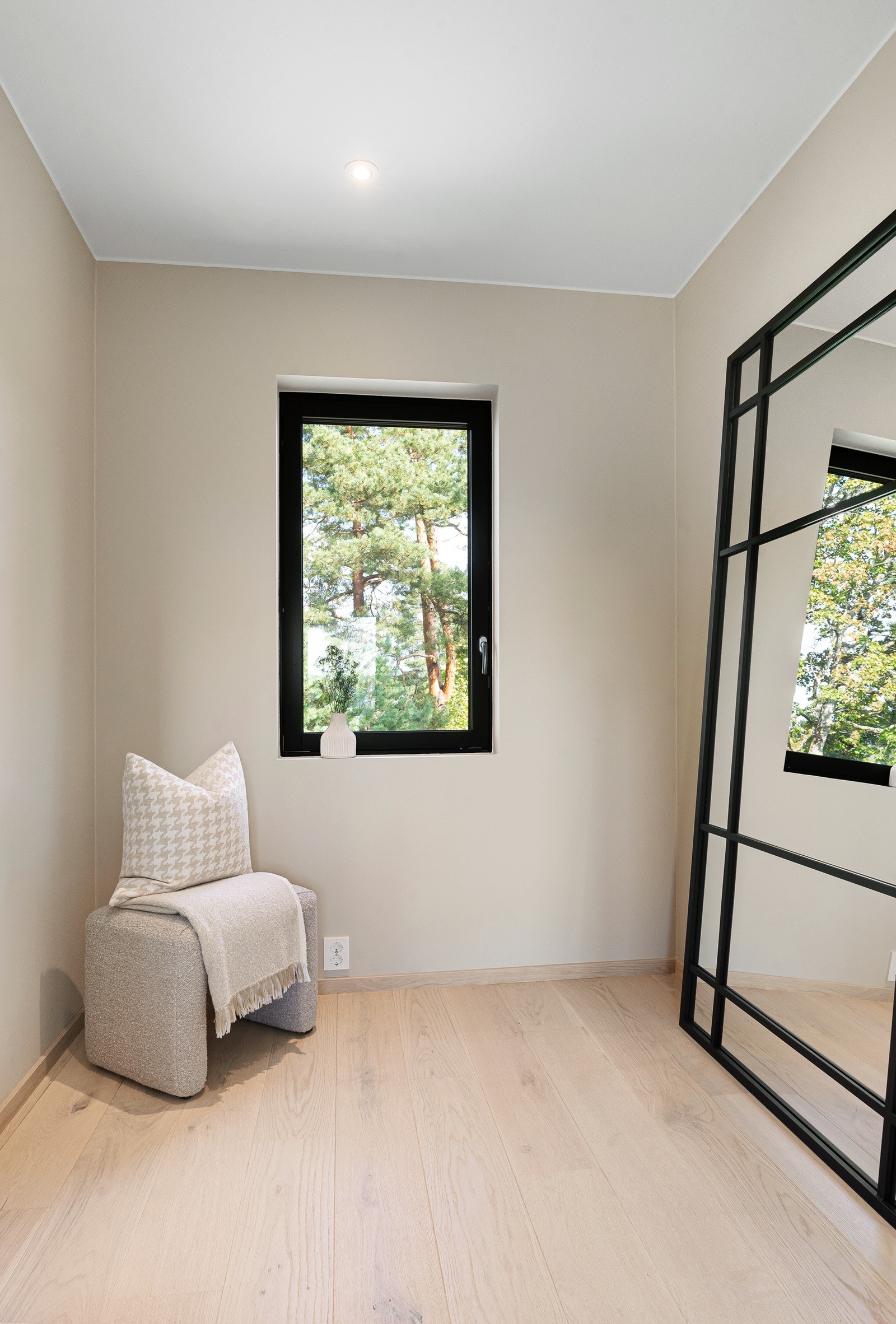 Walk-in closet. Galleribilde
