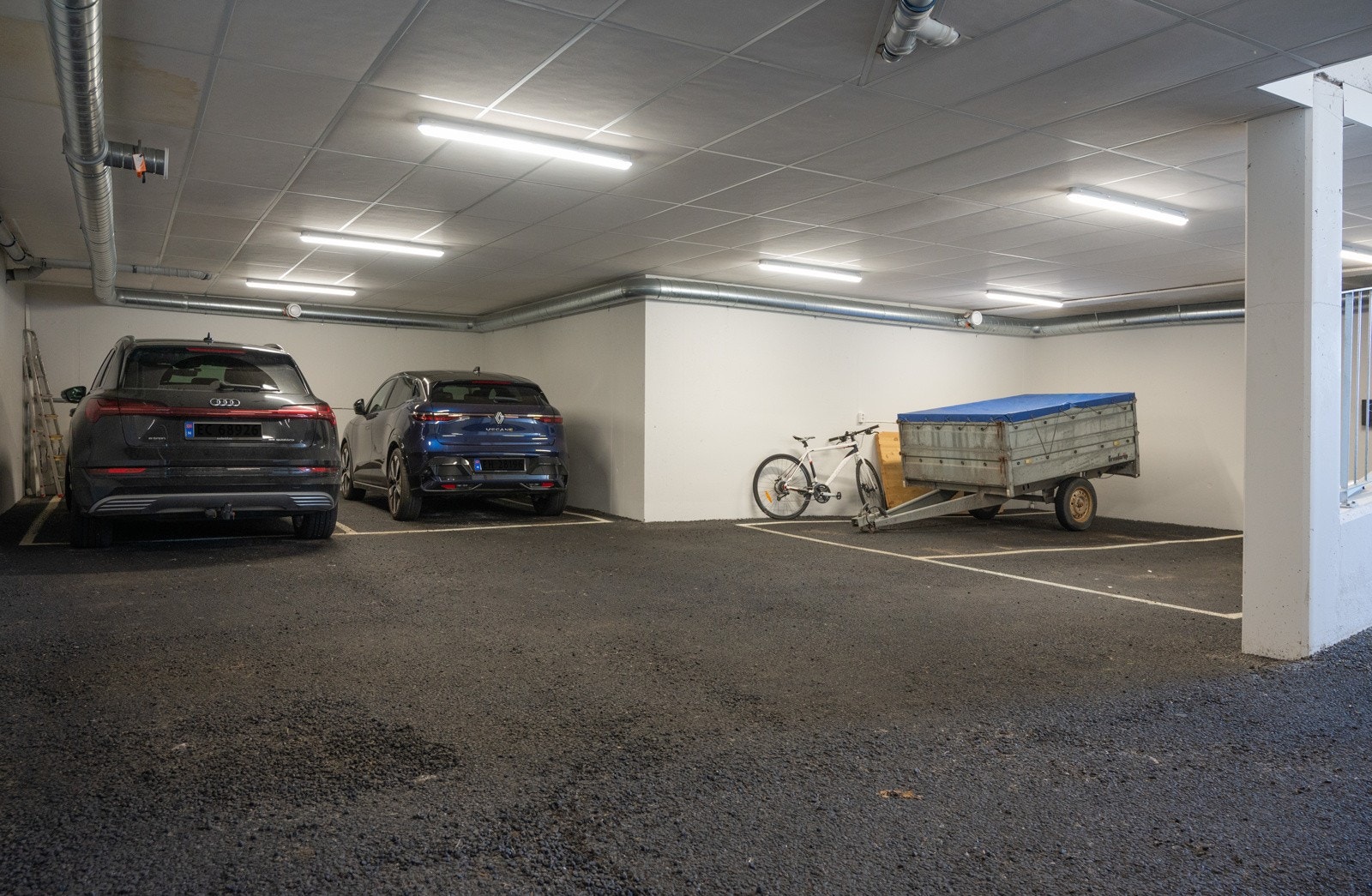 Det medfølger én garasjeplass med elbil-lader. Galleribilde