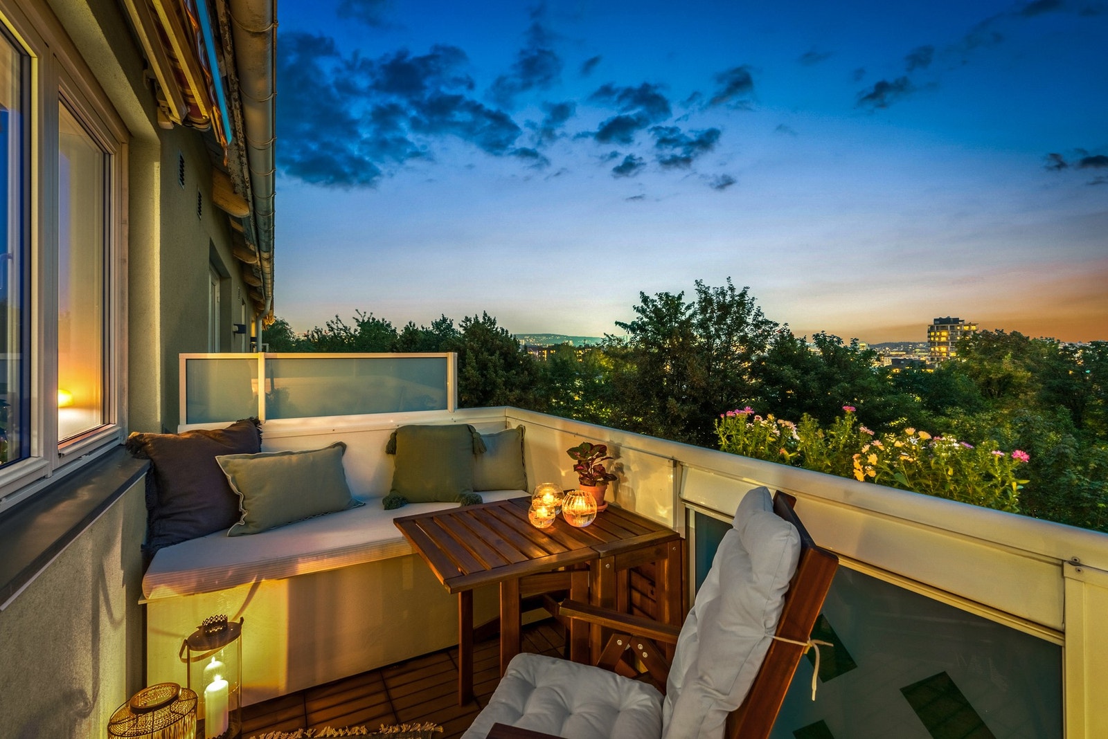 Her har man luftig utsyn over tretoppene Galleribilde