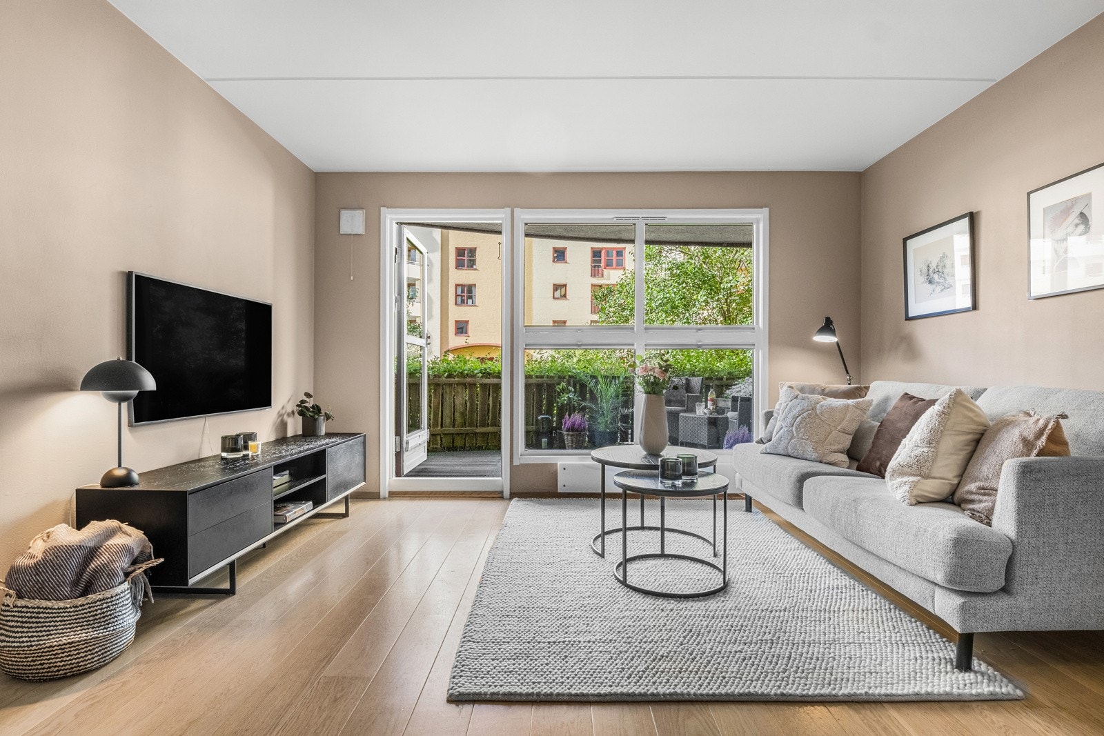 Velkommen til Jordal terrasse 8. Presentert av Rikke Høien ved PrivatMegleren. Galleribilde