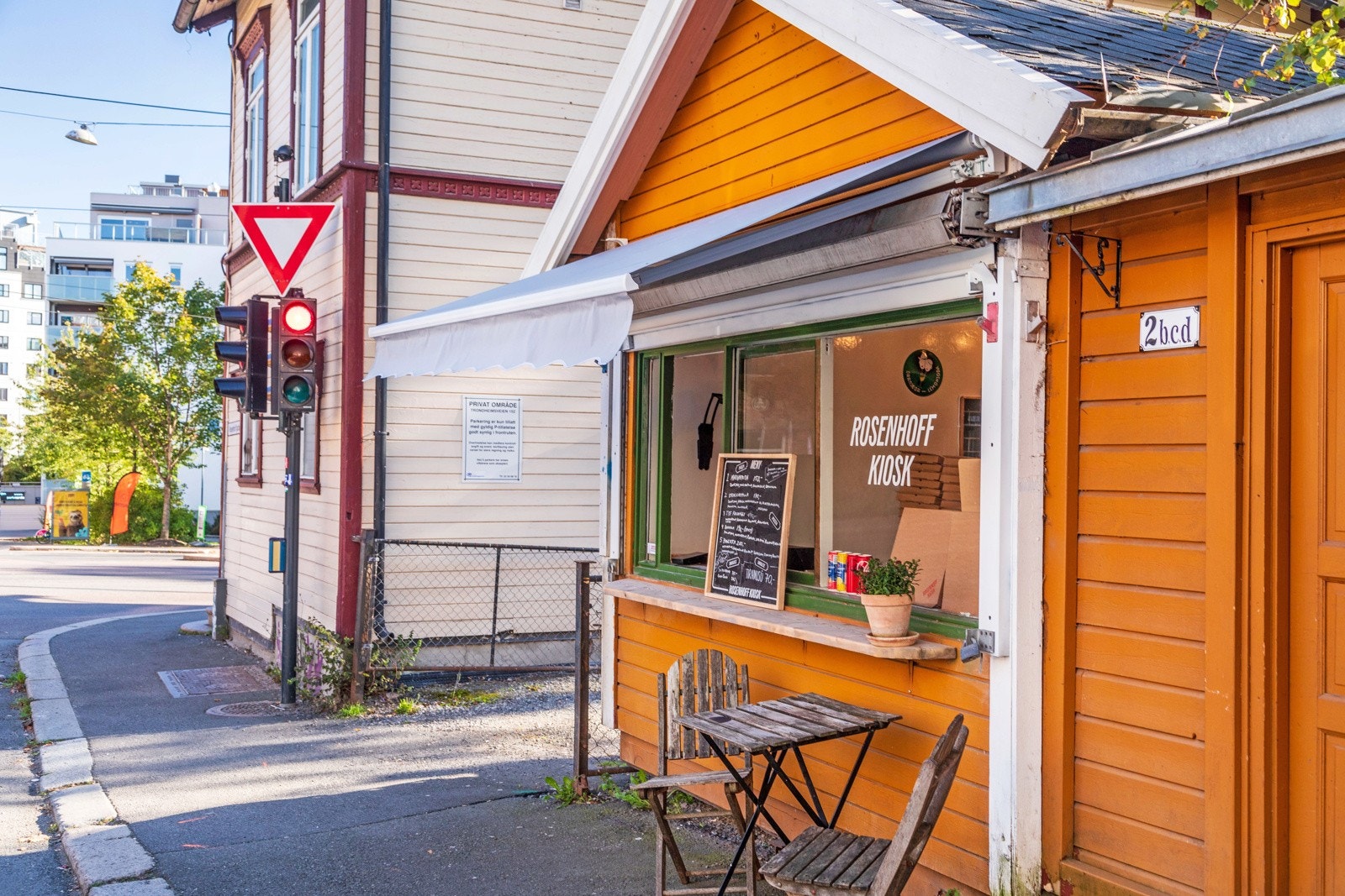 Gangavstand til Rosenhoff kiosk - en av byens mest sjarmerende pizzeria. Galleribilde
