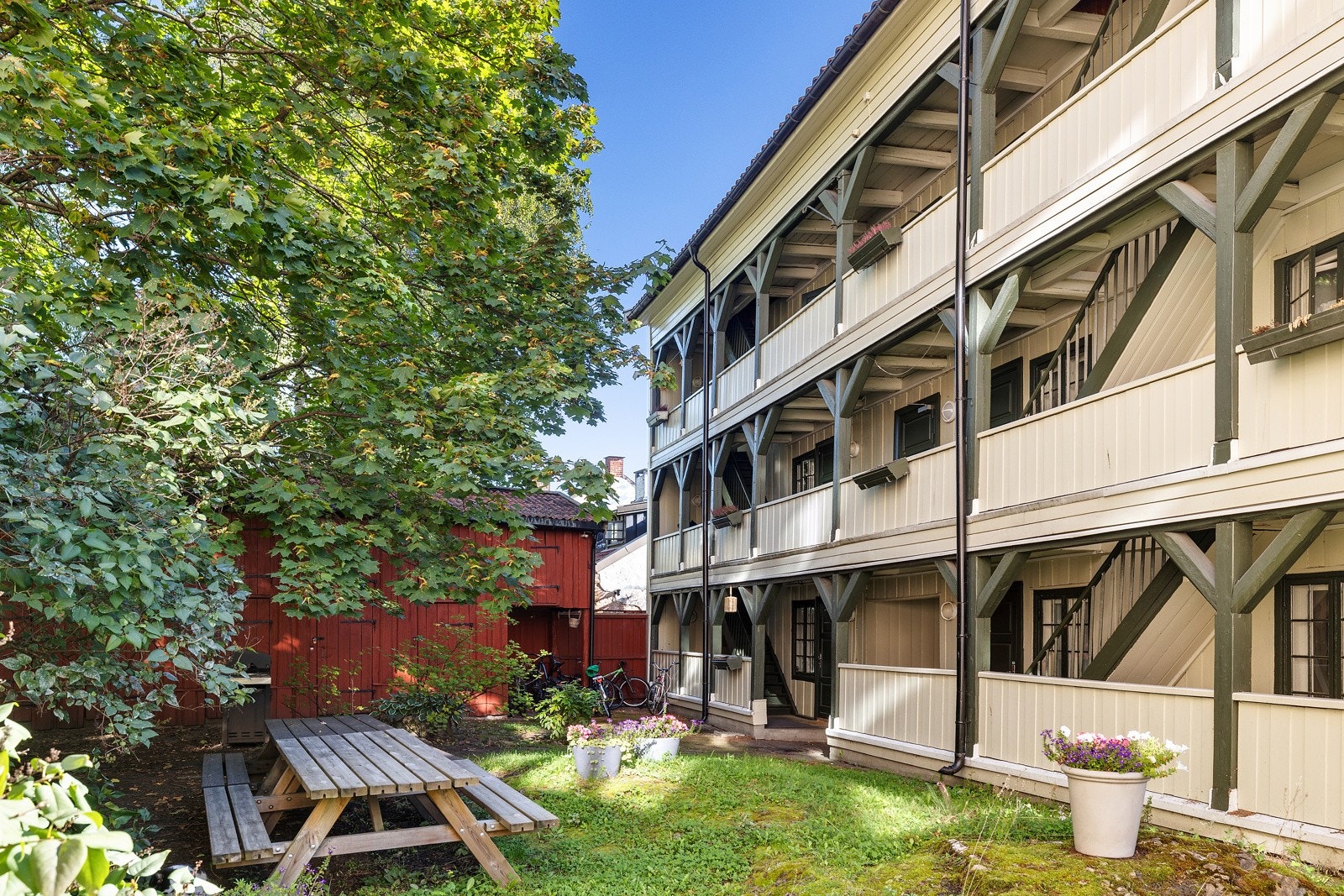 Leiligheten har en pen og godt vedlikeholdt fasade. Galleribilde