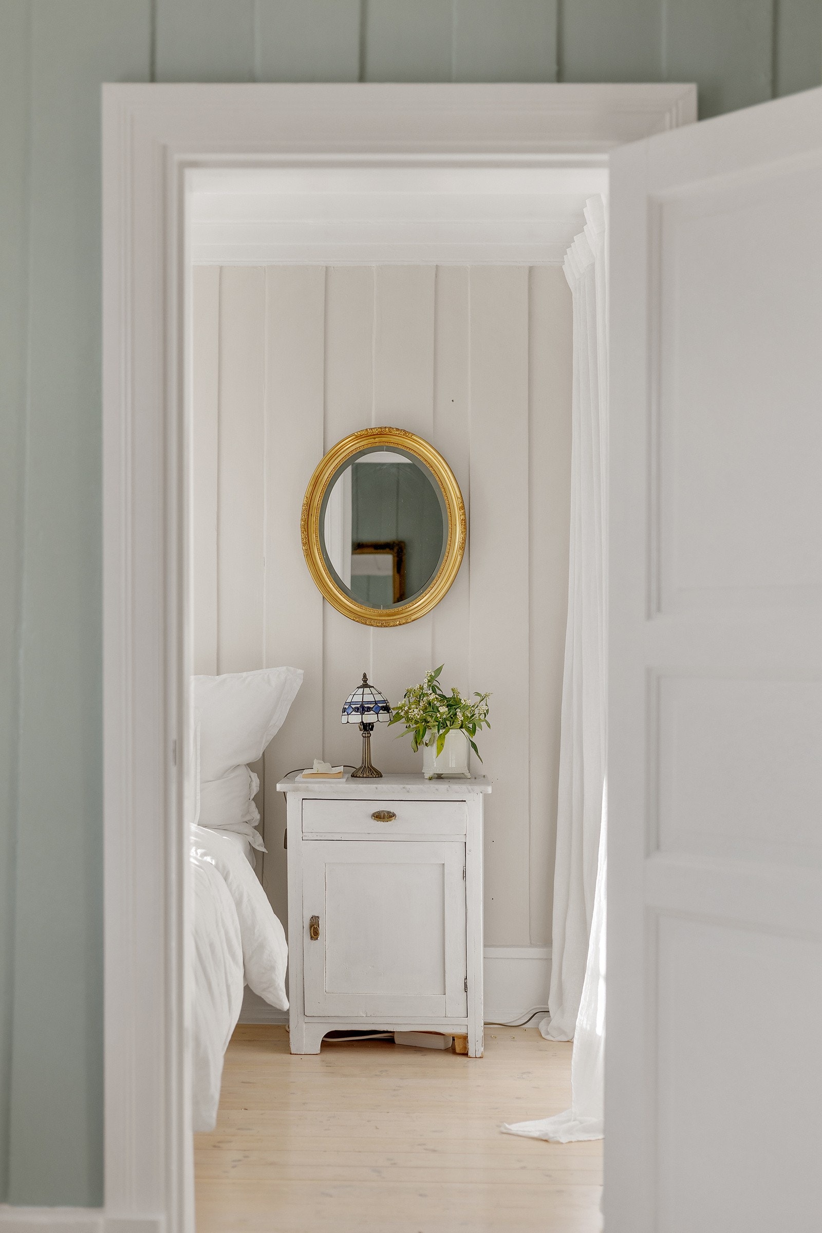 Soverommet i leiligheten er et lyst, fint og innbydende rom. Galleribilde