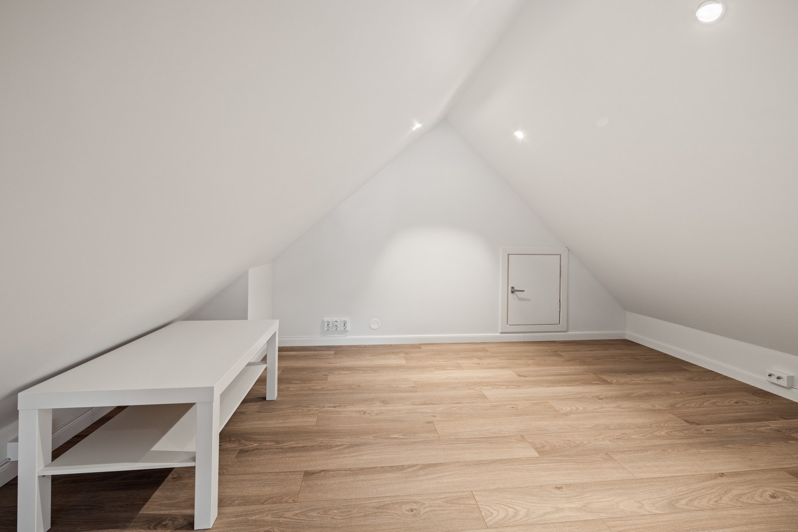 Stue og soverom i 2-etasje Galleribilde