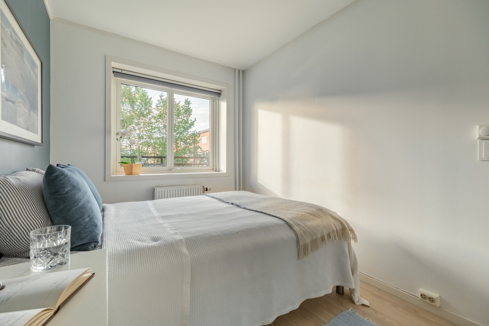 Soverommet vender ut mot rolig område. Galleribilde