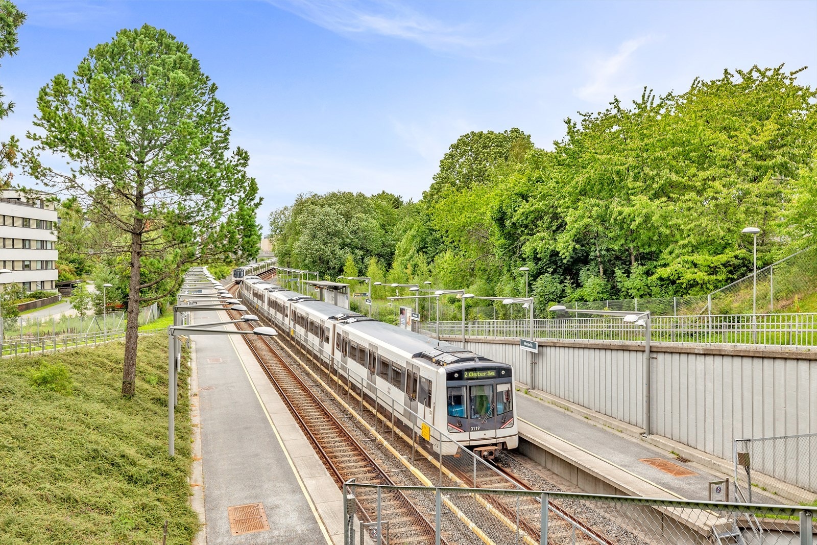 Kort vei til offentlig transport fra Munkelia T-Bane Galleribilde