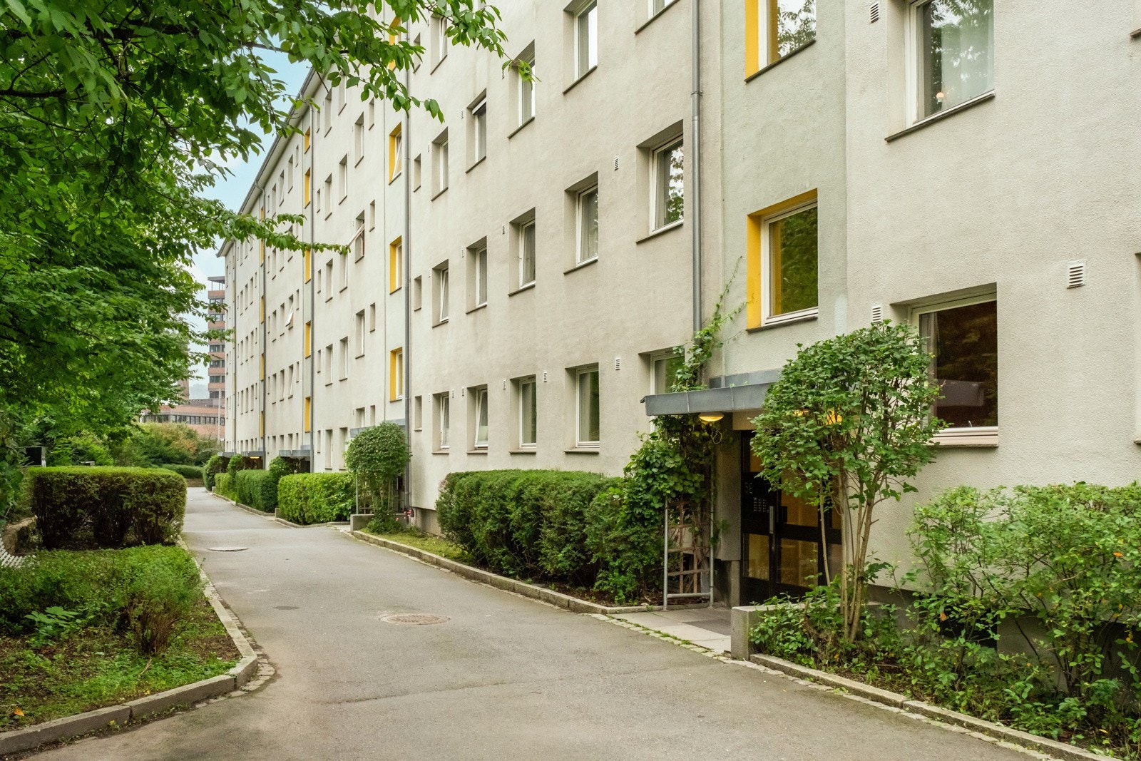 Leiligheten ligger i et svært veldrevet og hyggelig aksjelag, bestående av 113 leiligheter. Galleribilde