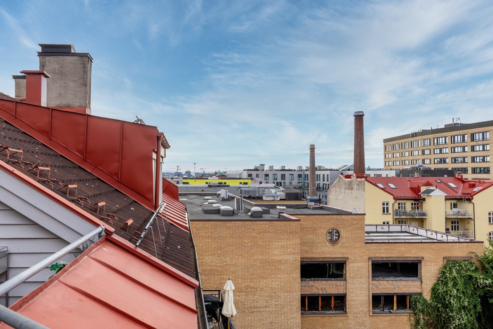 Sentral beliggenhet mellom Carl Berner og Grünerløkka med gangavstand til alt man trenger. Galleribilde