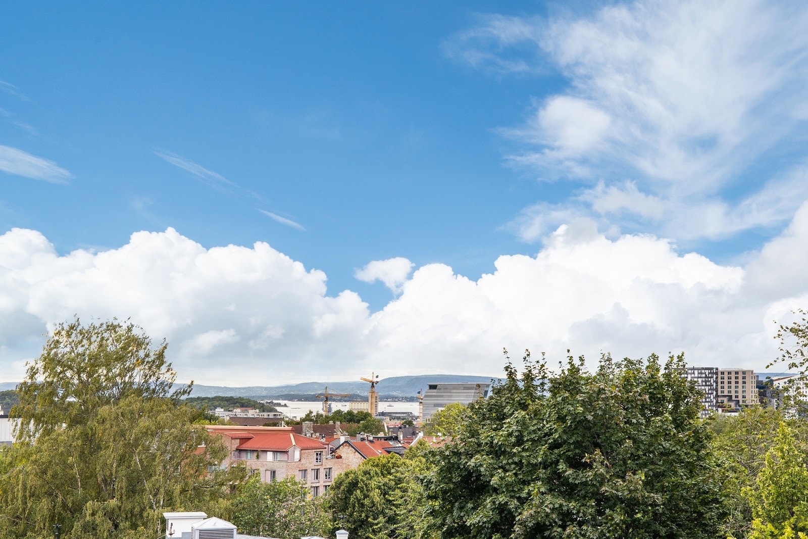 Nydelig utsikt fra takterrassen. Galleribilde