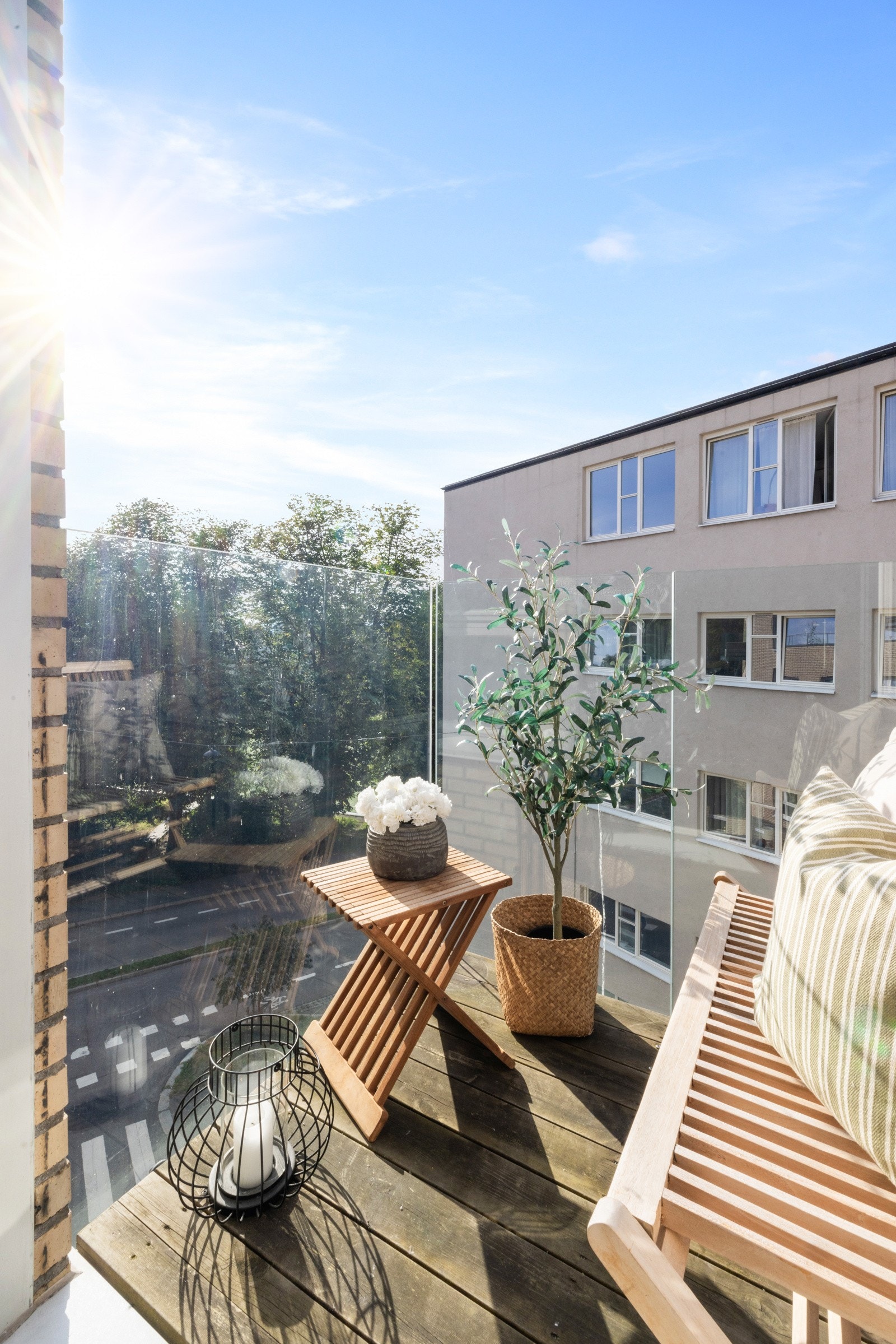 Her kan du nyte solfylte dager med noe godt i glasset! Galleribilde