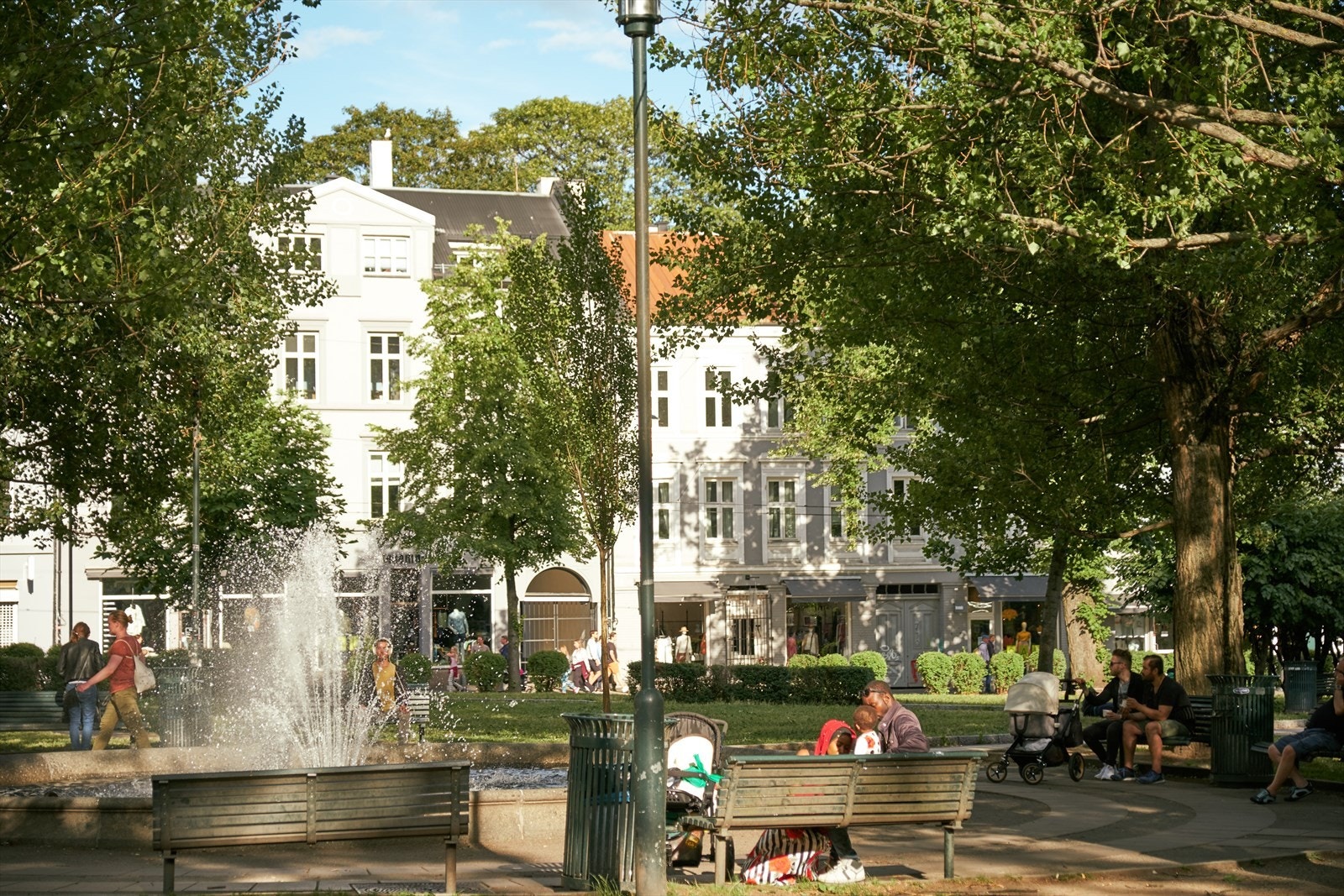 Kort avstand til Olaf Ryes plass med flere restauranter og cafeer. Galleribilde