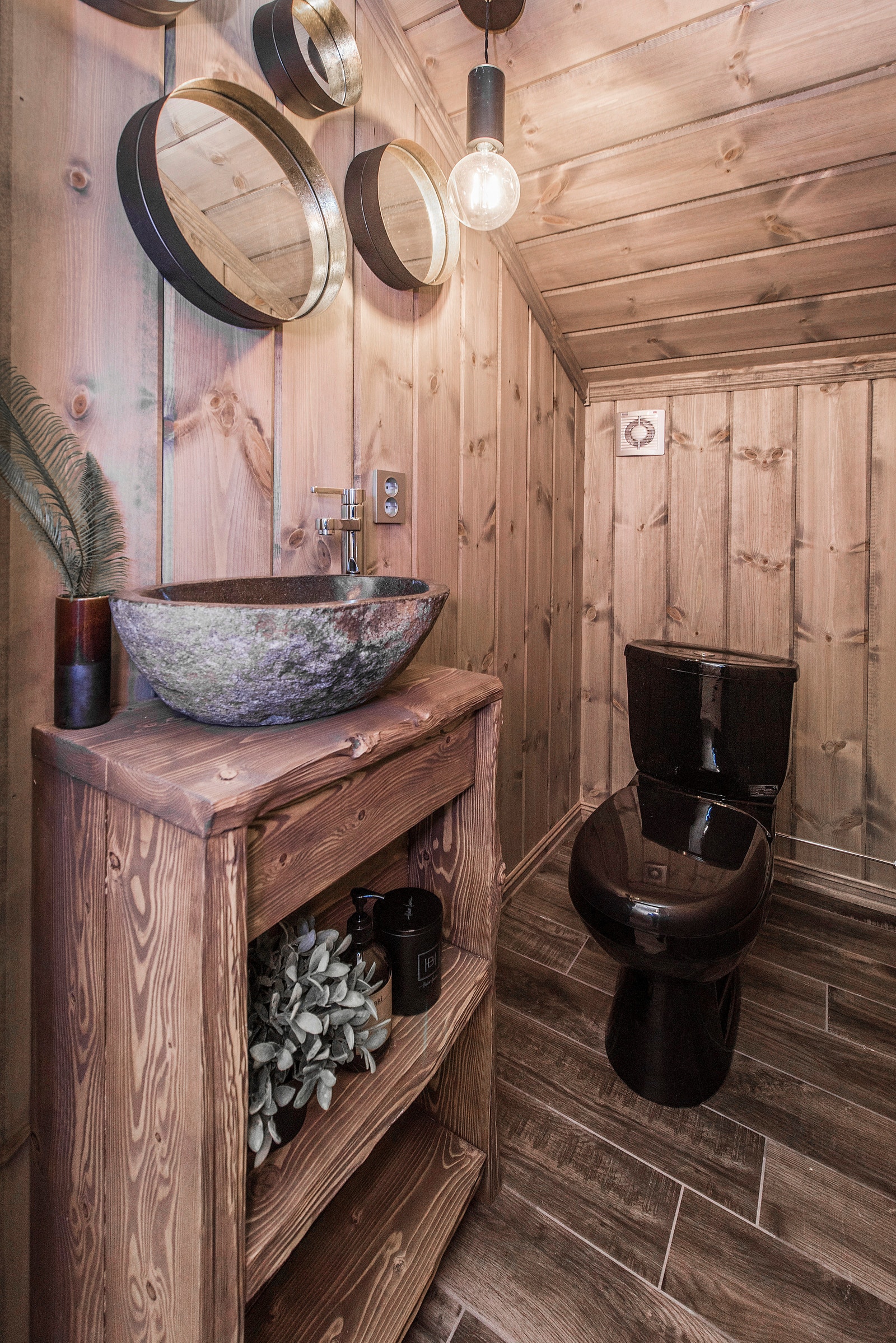 Mulighet for gjestetoalett i 1. etg. Se plantegning. Galleribilde