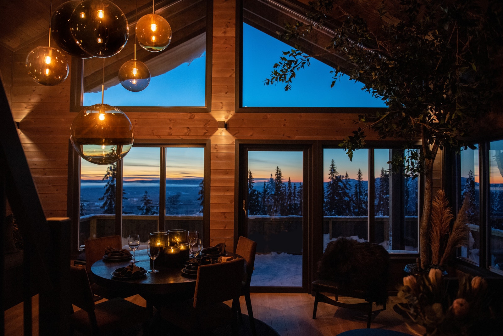 Samme takhøyde i kjøkken/stue som i denne hytten. Galleribilde