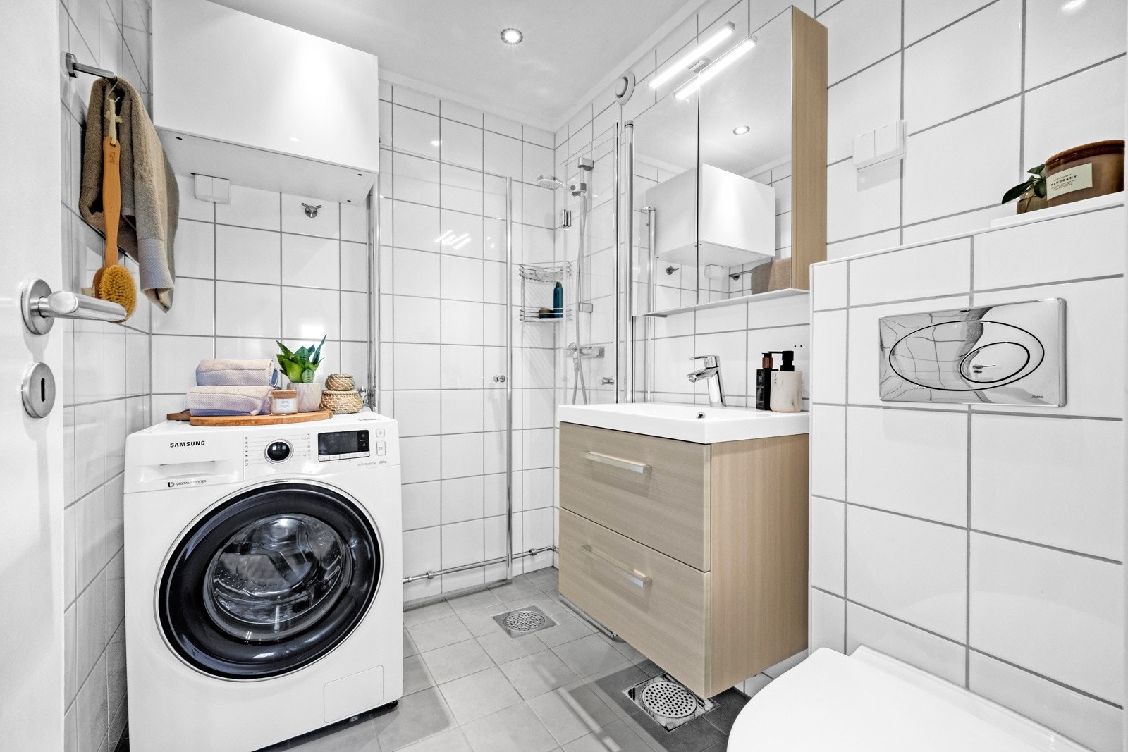 Badet fikk nye gulvfliser i 2016 og ny baderomsinnredning i 2017 Galleribilde