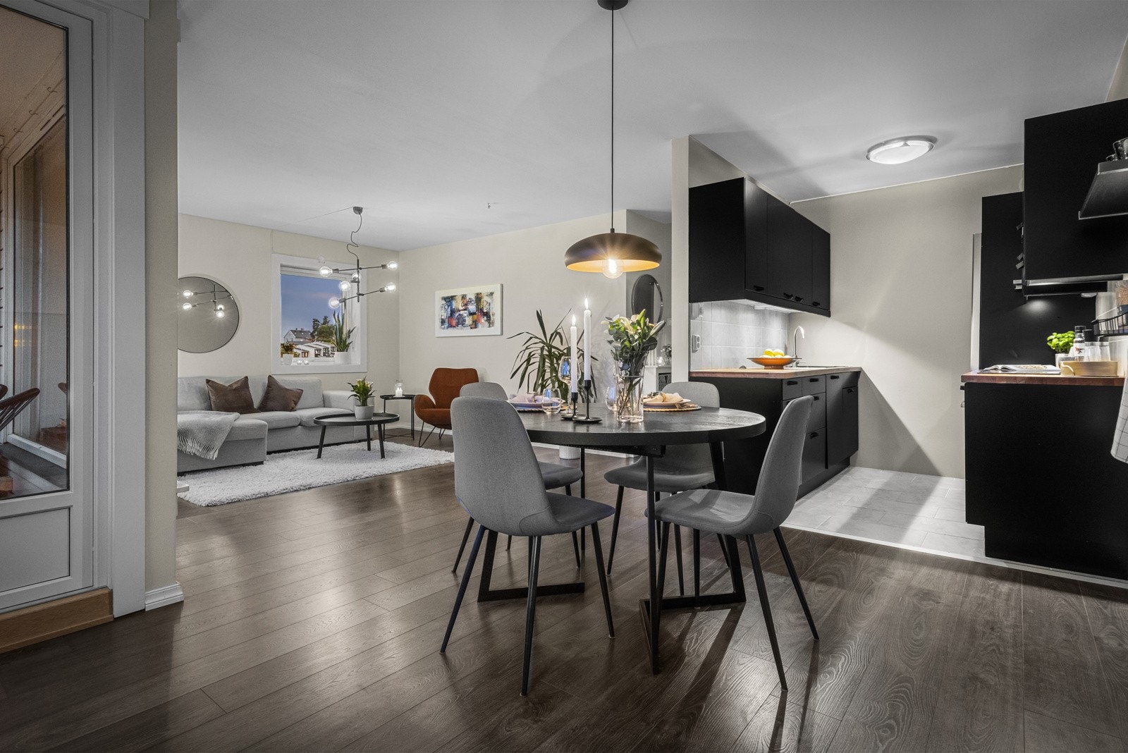 Leiligheten fikk nytt gulv i 2017 Galleribilde