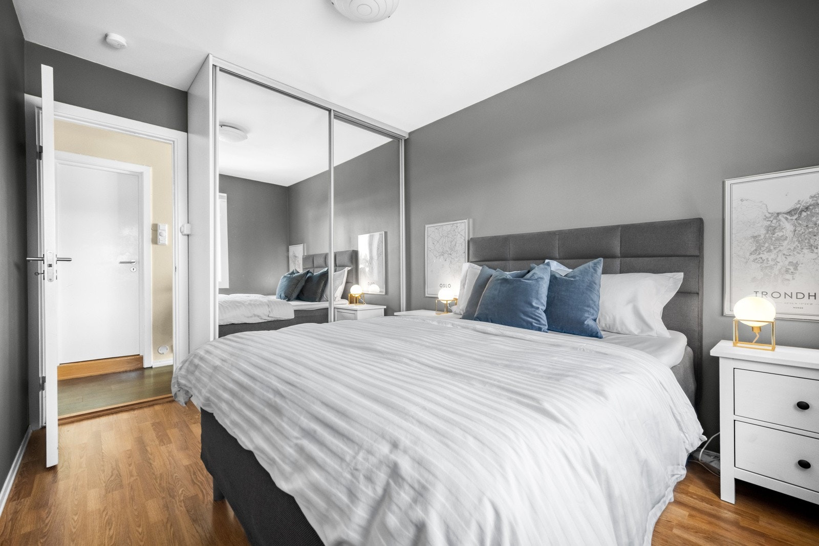 Det er også god plass for garderobeskap. Galleribilde