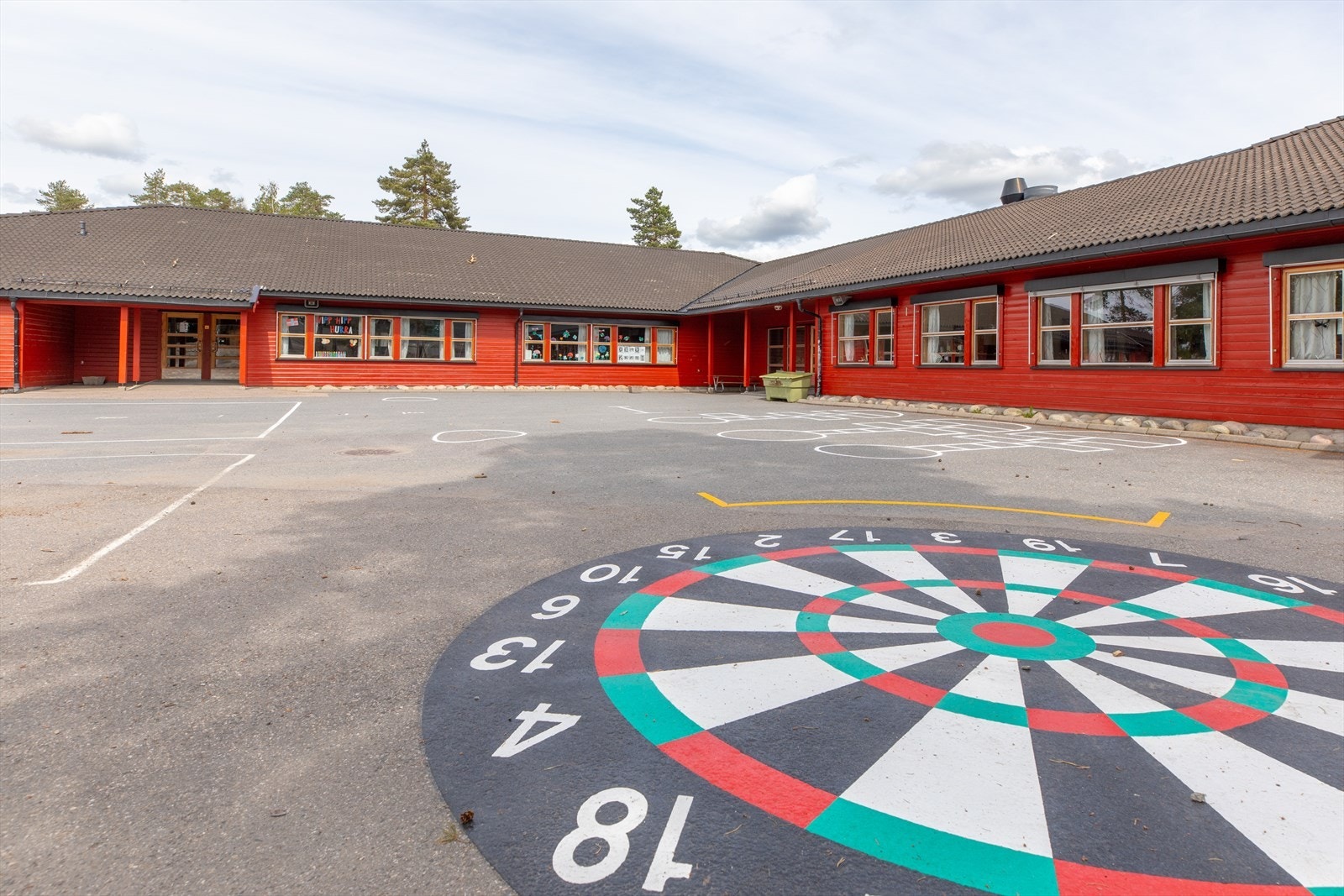 Garderåsen barneskole. Galleribilde