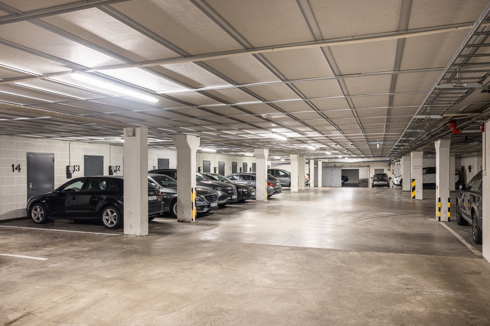 Det medfølger ikke garasjeplass, men det annonseres innimellom plasser til leie. Timepark Pilestredet p-hus har ledige parkeringsplasser til leie pr. nå Galleribilde